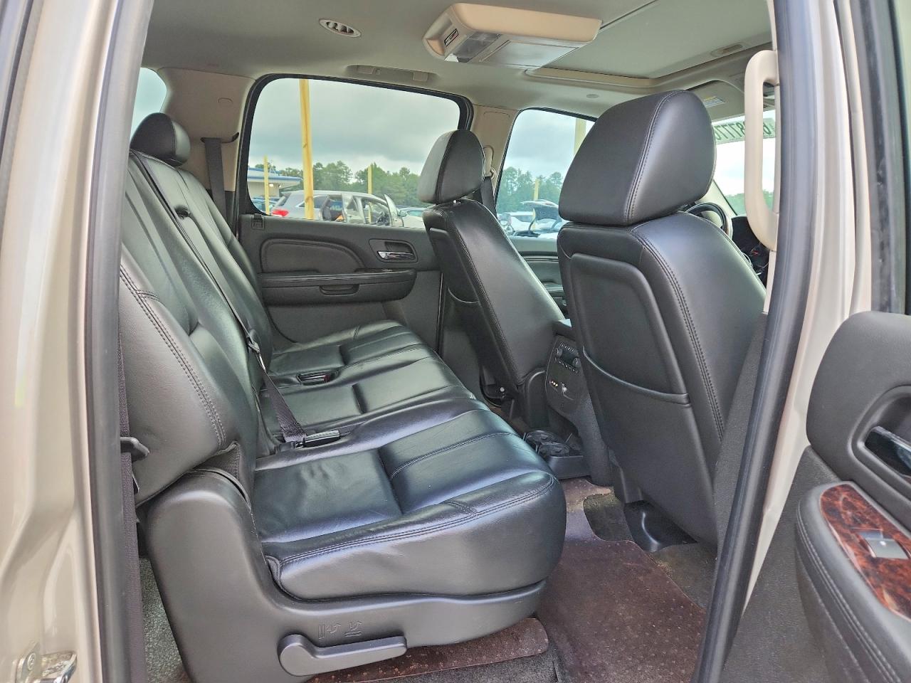 2008 Gmc Yukon Xl Denali Beige vin: 1GKFK66868J244377