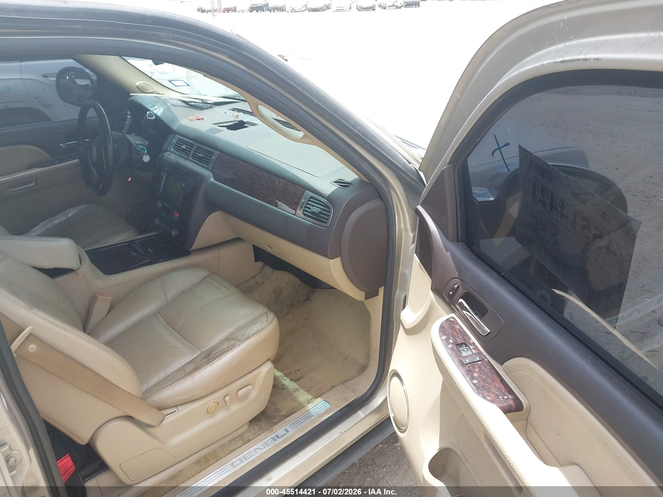 2007 Gmc Yukon Xl Denali Denali Gold vin: 1GKFK66877J315925