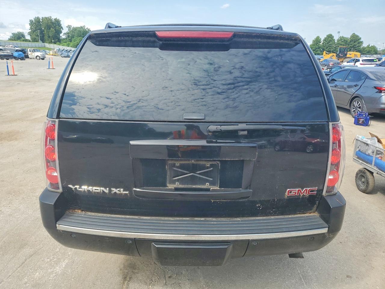 2007 Gmc Yukon Black vin: 1GKFK66877J383710