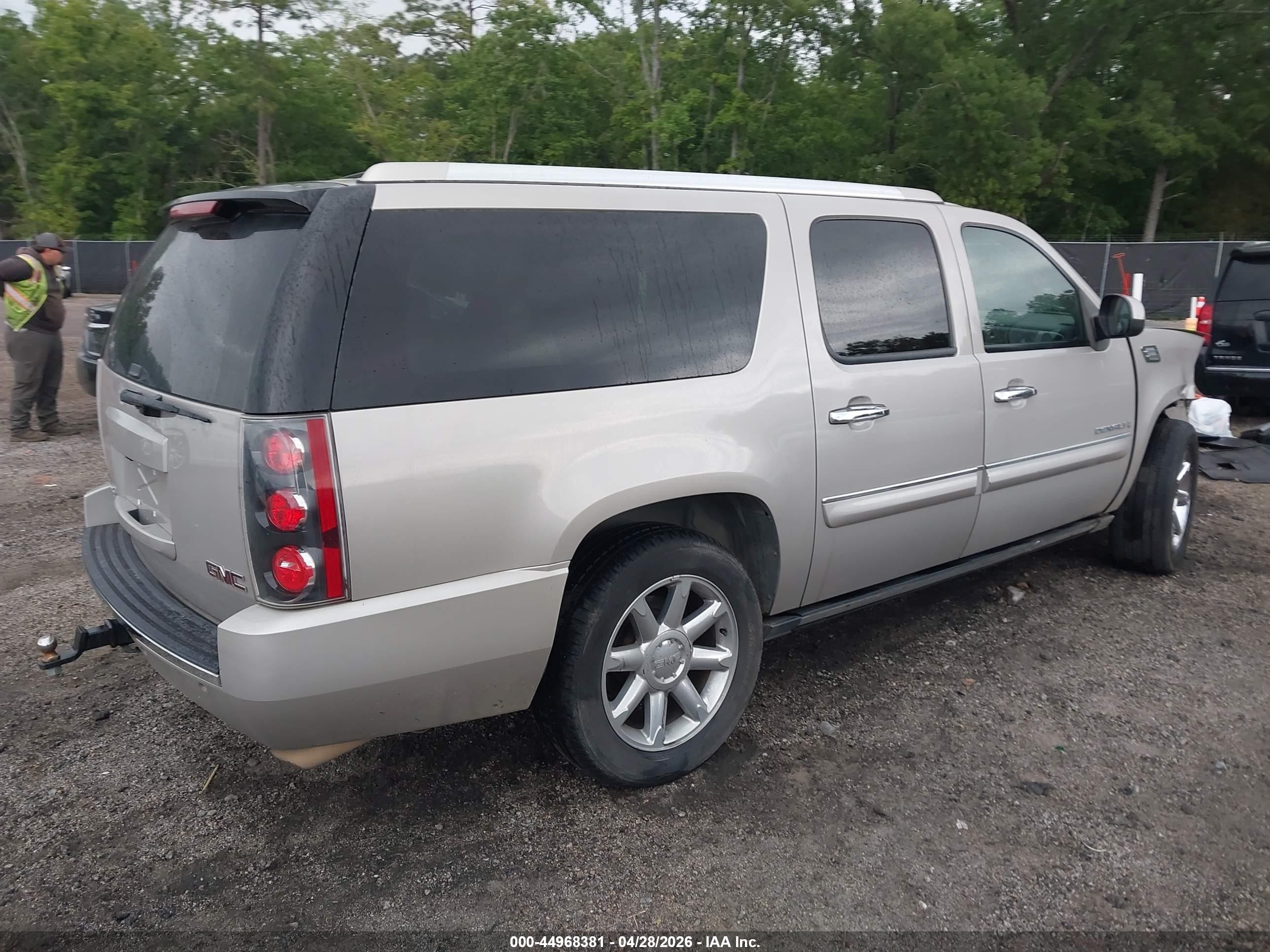 2007 Gmc Yukon Xl 1500 Denali Brown vin: 1GKFK66887J337948