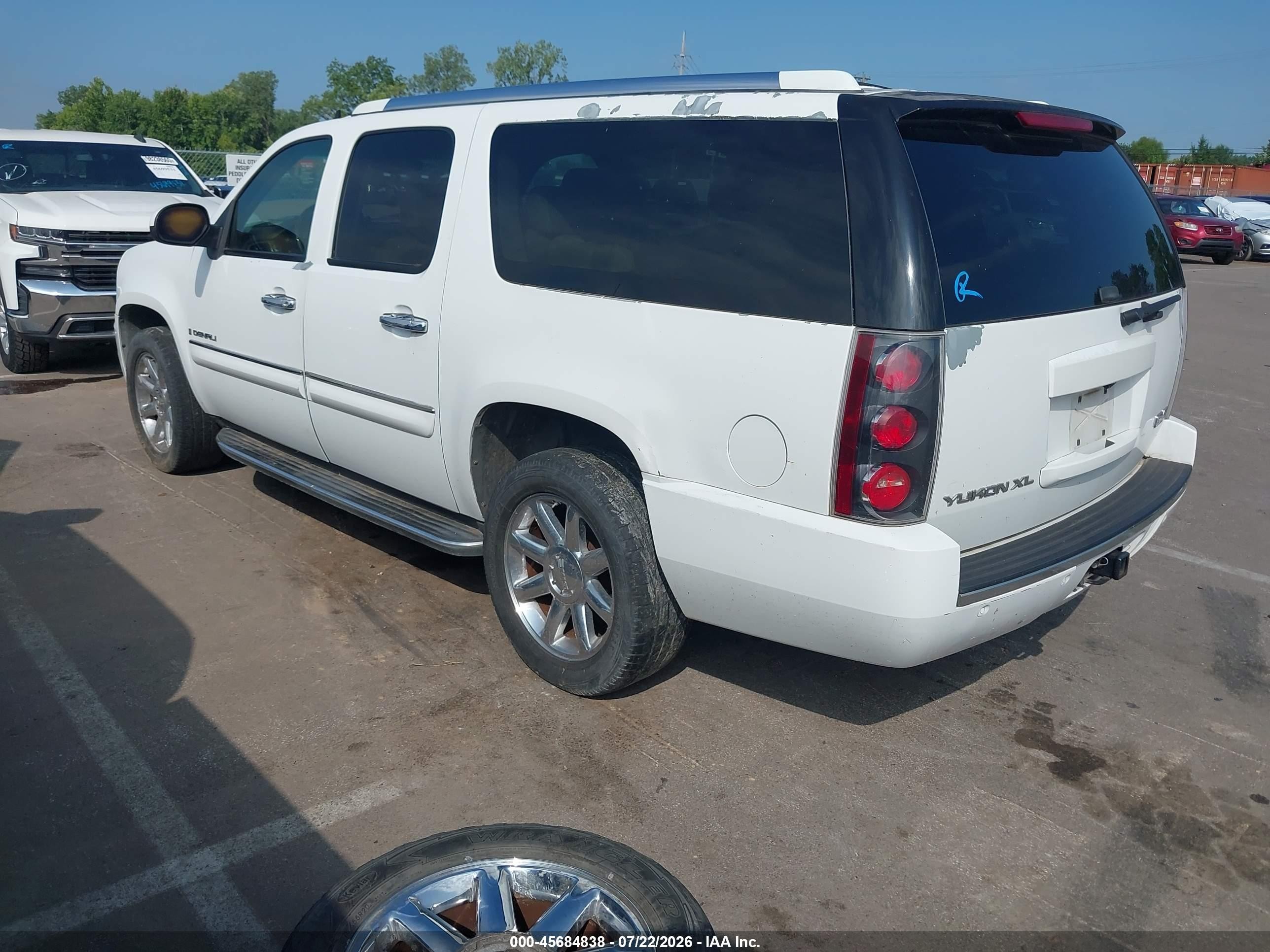 2007 Gmc Yukon Xl 1500 Denali White vin: 1GKFK66897J170886