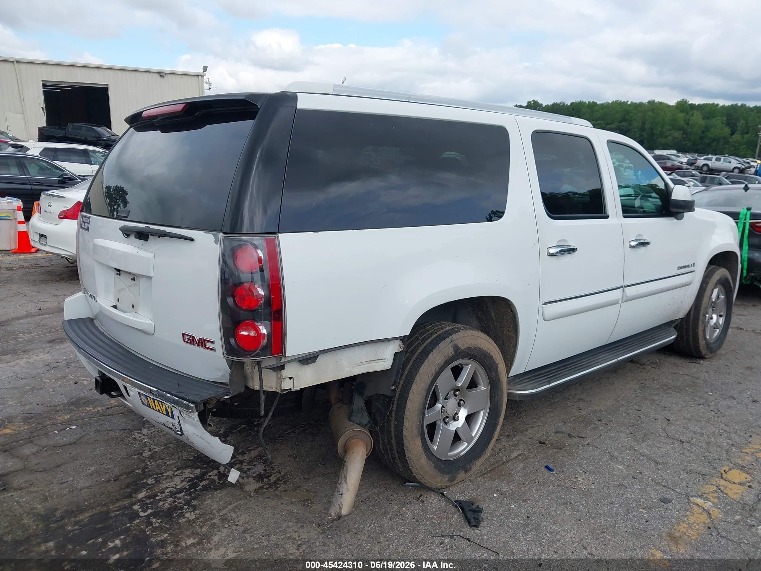 2007 Gmc Yukon Xl 1500 Denali White vin: 1GKFK66897J355097