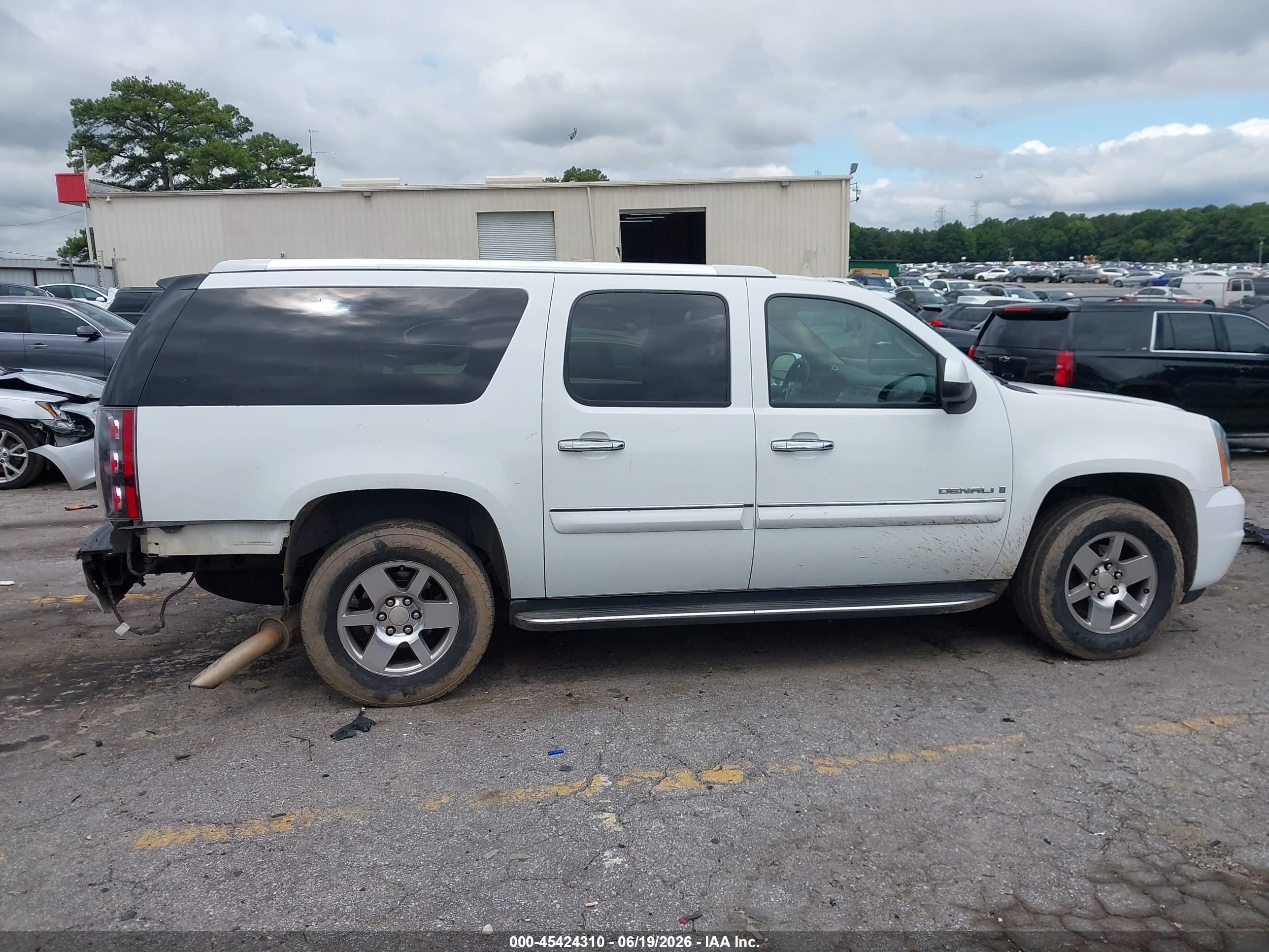 2007 Gmc Yukon Xl 1500 Denali White vin: 1GKFK66897J355097