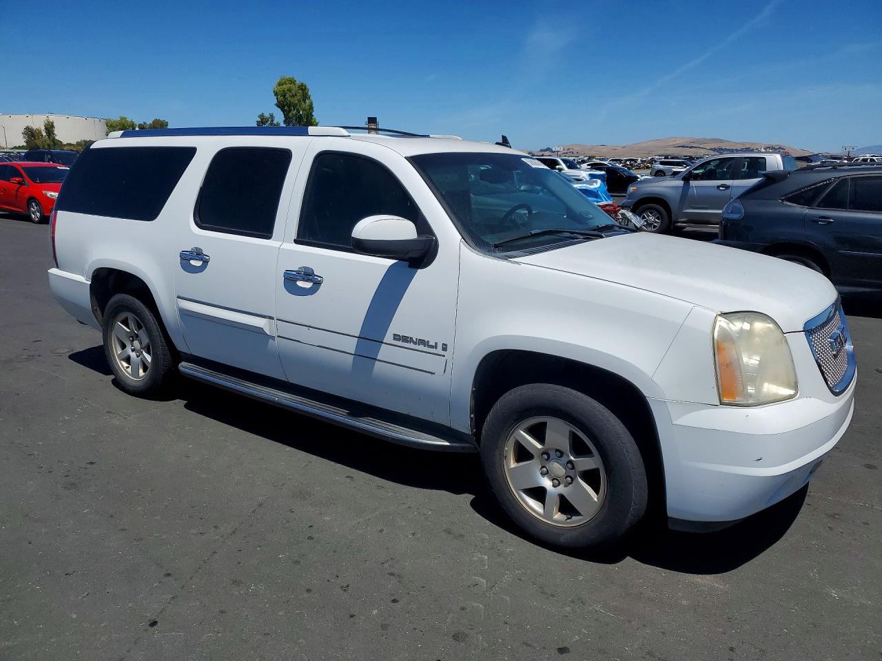 2007 Gmc Yukon Xl Denali White vin: 1GKFK66897J359330