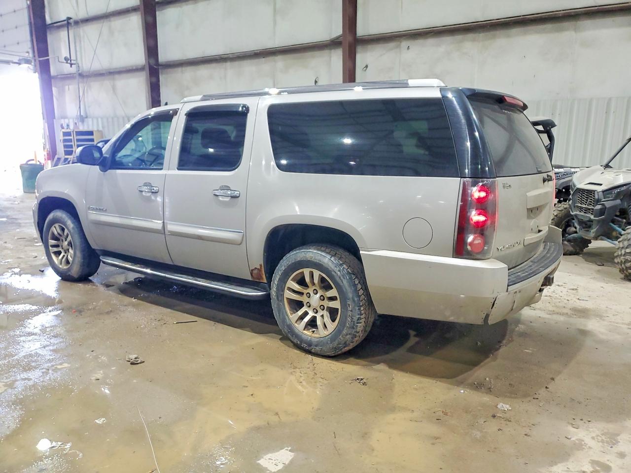 2007 Gmc Yukon Xl Denali Silver vin: 1GKFK668X7J228780
