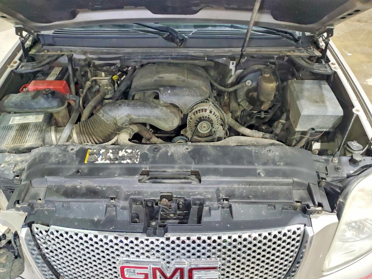 2007 Gmc Yukon Xl Denali Silver vin: 1GKFK668X7J228780