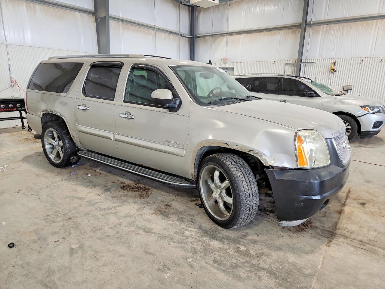 2007 Gmc Yukon Xl Denali Silver vin: 1GKFK668X7J267675