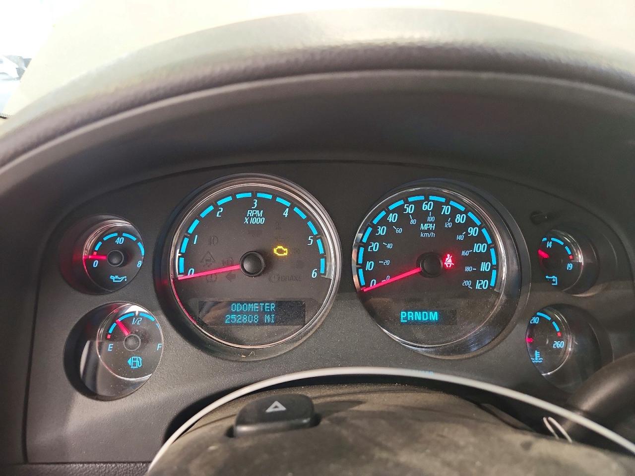 2007 Gmc Yukon Xl Denali Silver vin: 1GKFK668X7J267675