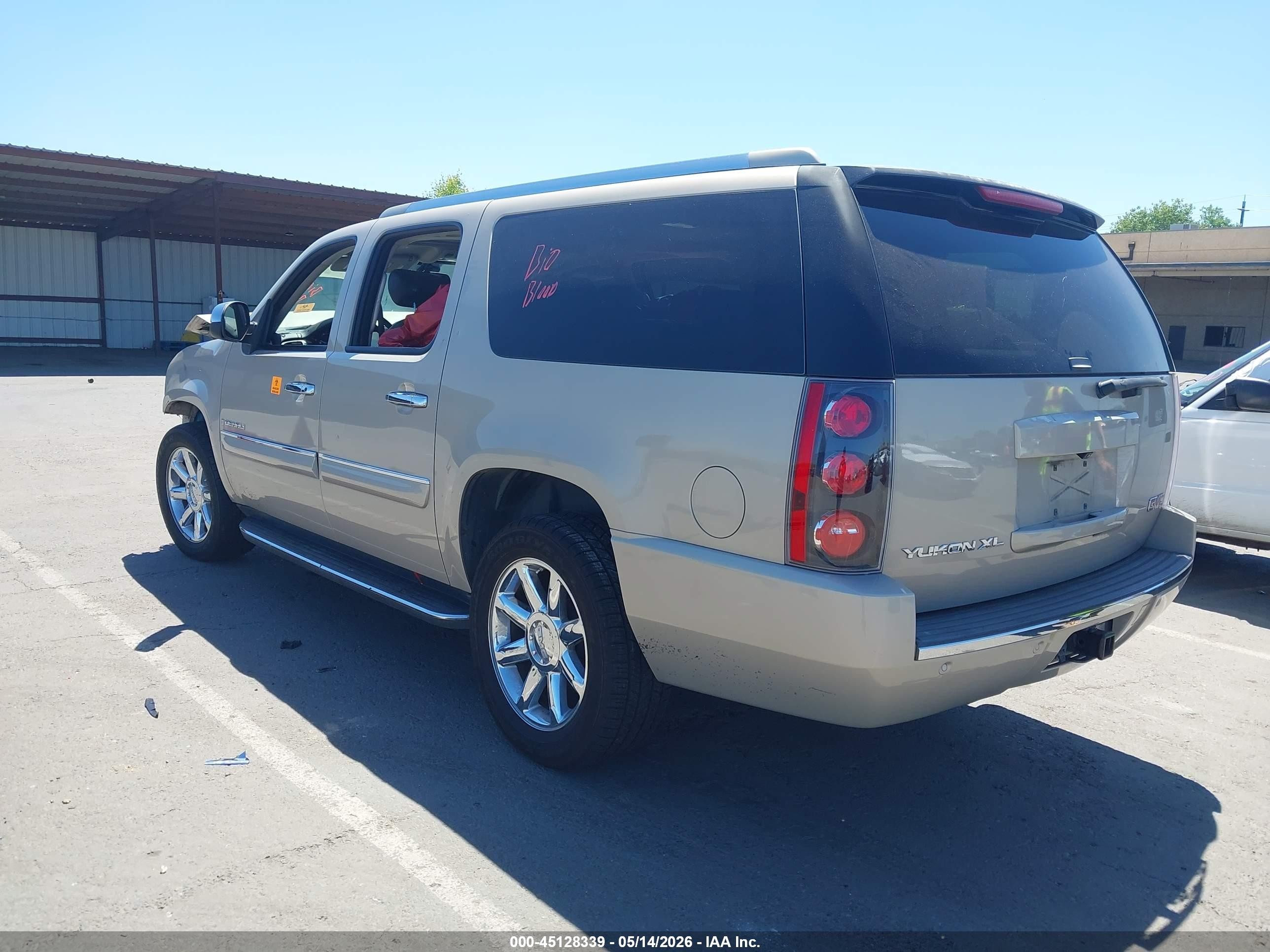 2007 Gmc Yukon Xl 1500 Denali Beige vin: 1GKFK668X7J394717