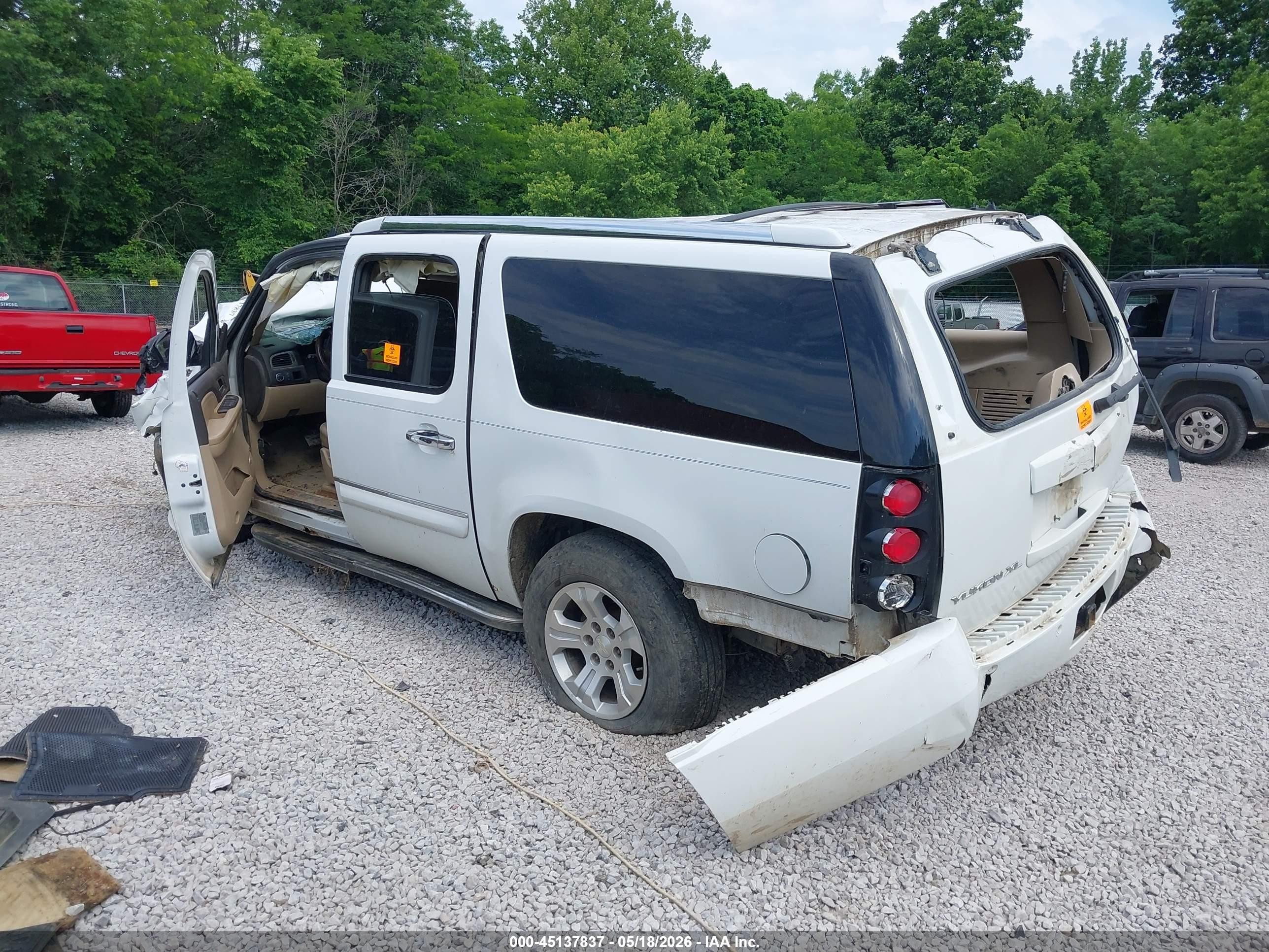 2008 Gmc Yukon Xl 1500 Denali White vin: 1GKFK668X8J230997