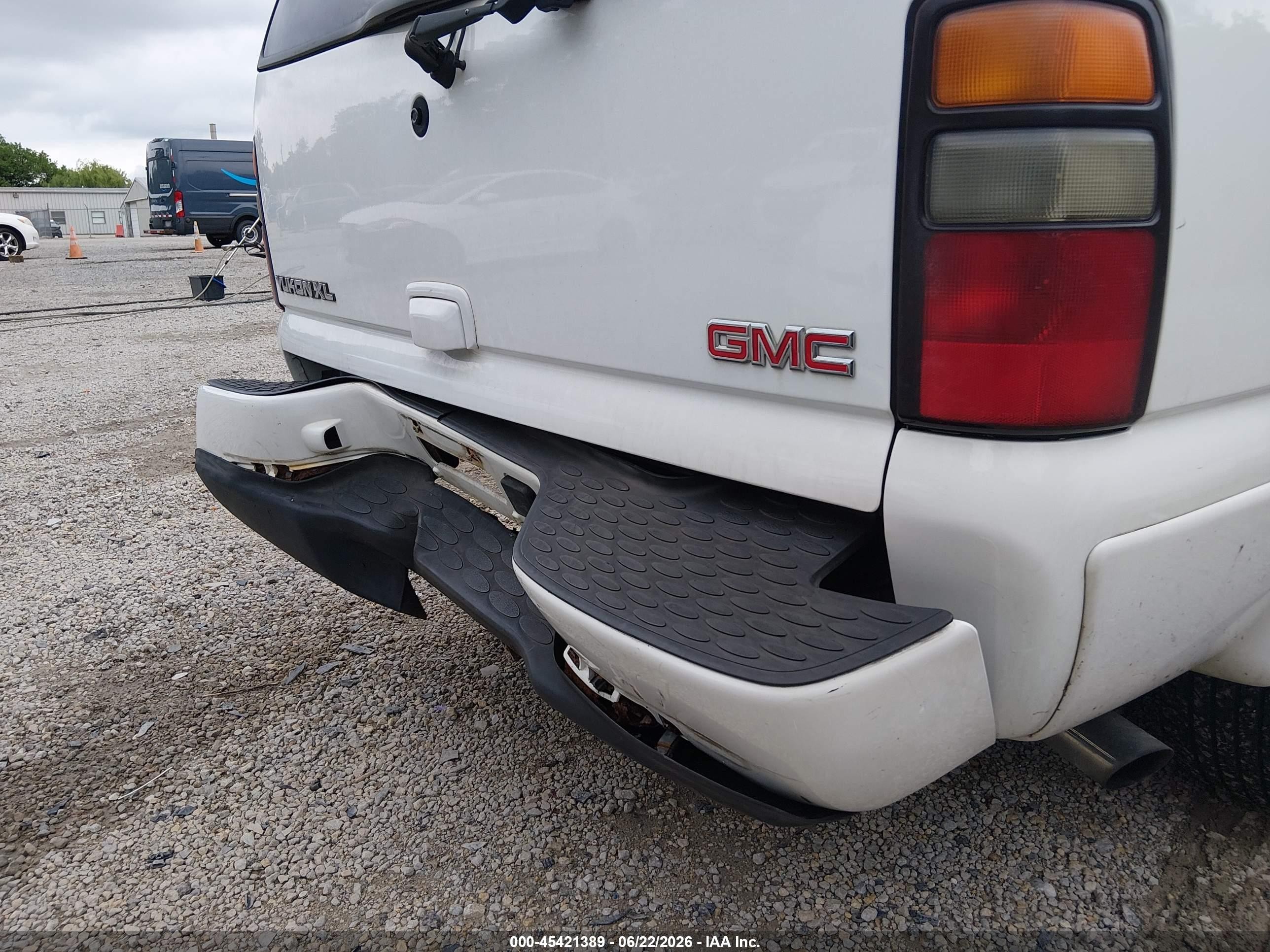 2005 Gmc Yukon Xl 1500 Denali White vin: 1GKFK66U05J190891