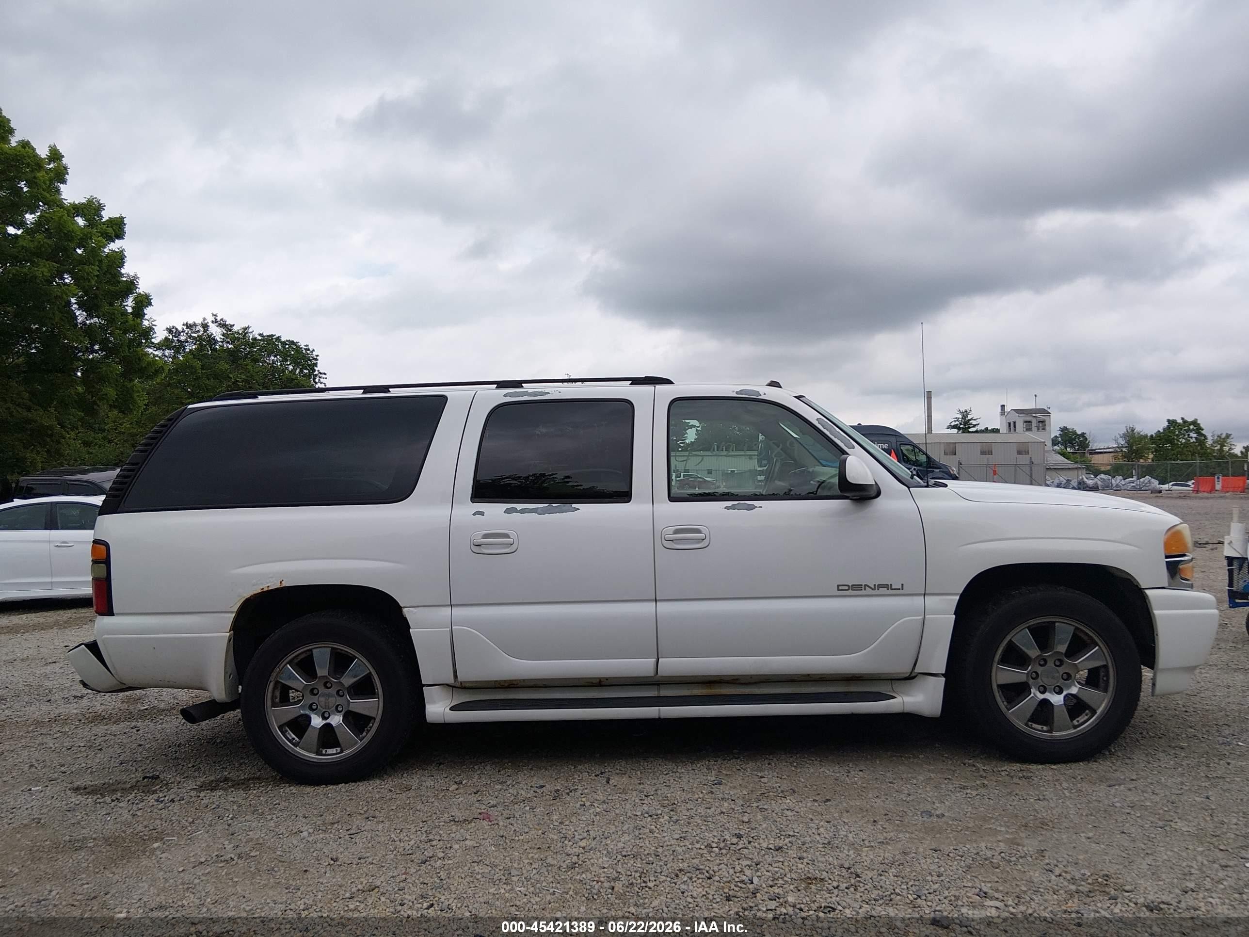 2005 Gmc Yukon Xl 1500 Denali White vin: 1GKFK66U05J190891