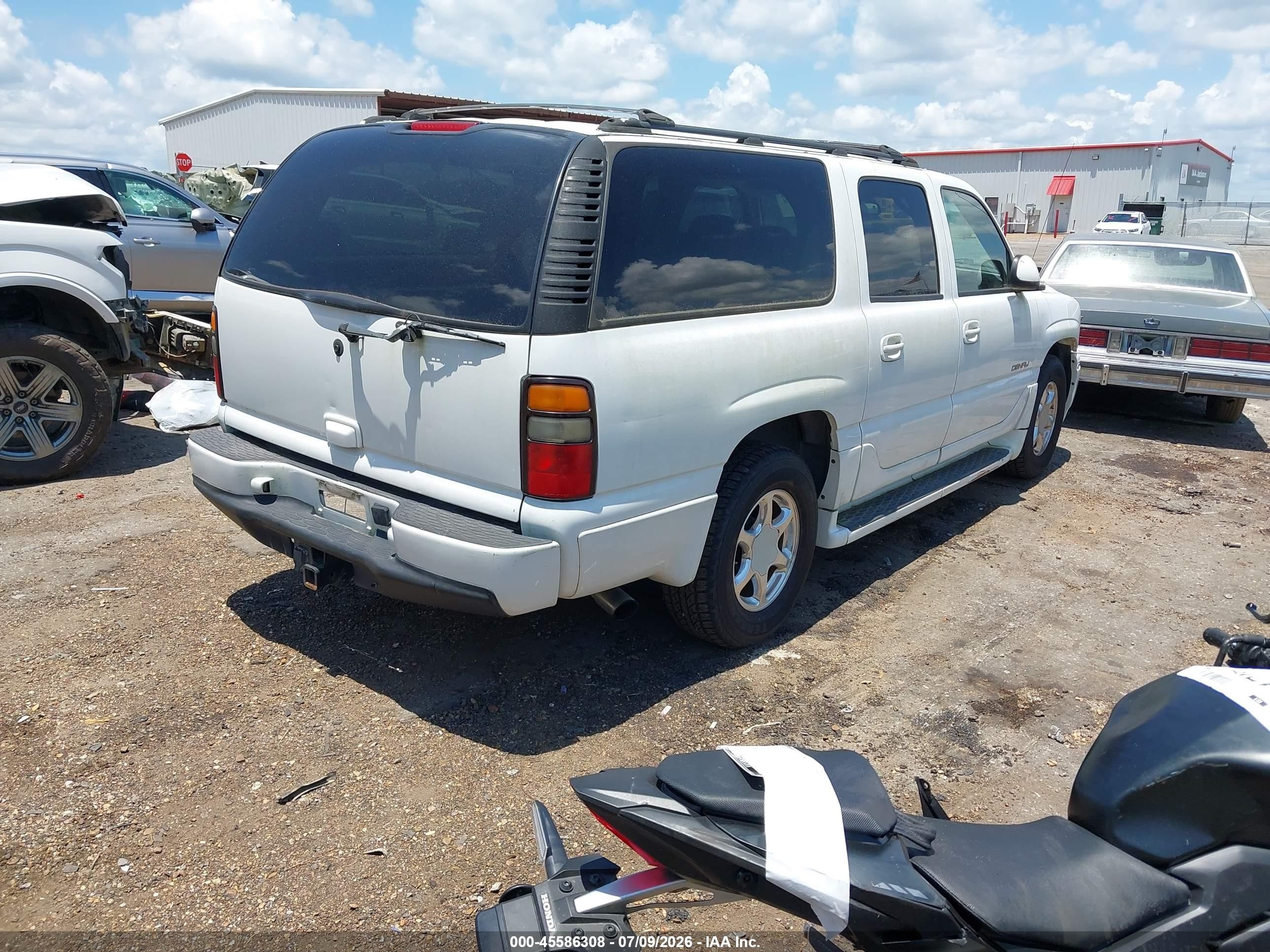2005 Gmc Yukon Xl 1500 Denali White vin: 1GKFK66U05J216325