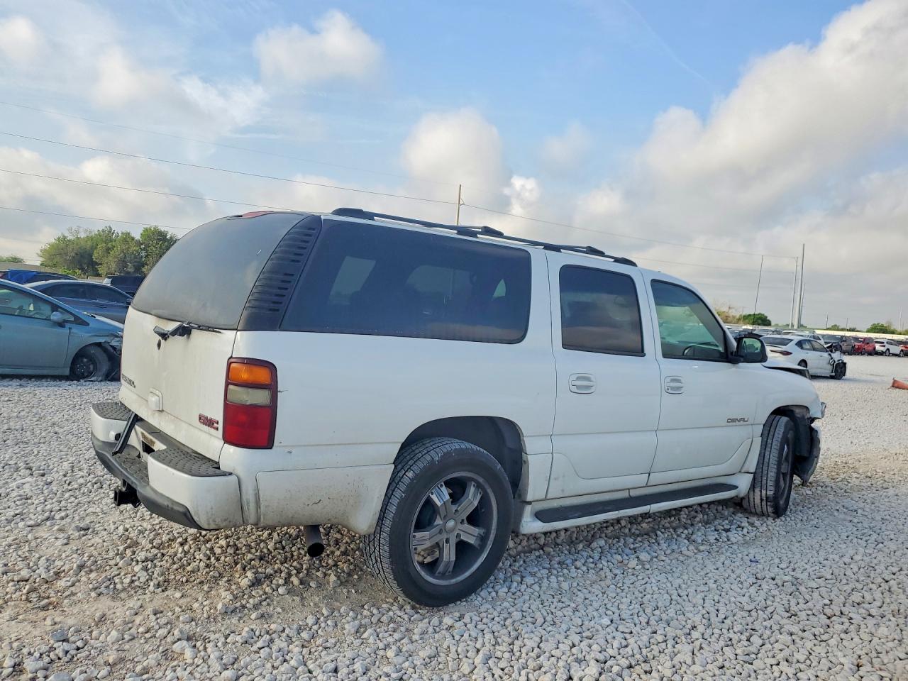 2003 Gmc Yukon Xl Denali White vin: 1GKFK66U23J150972