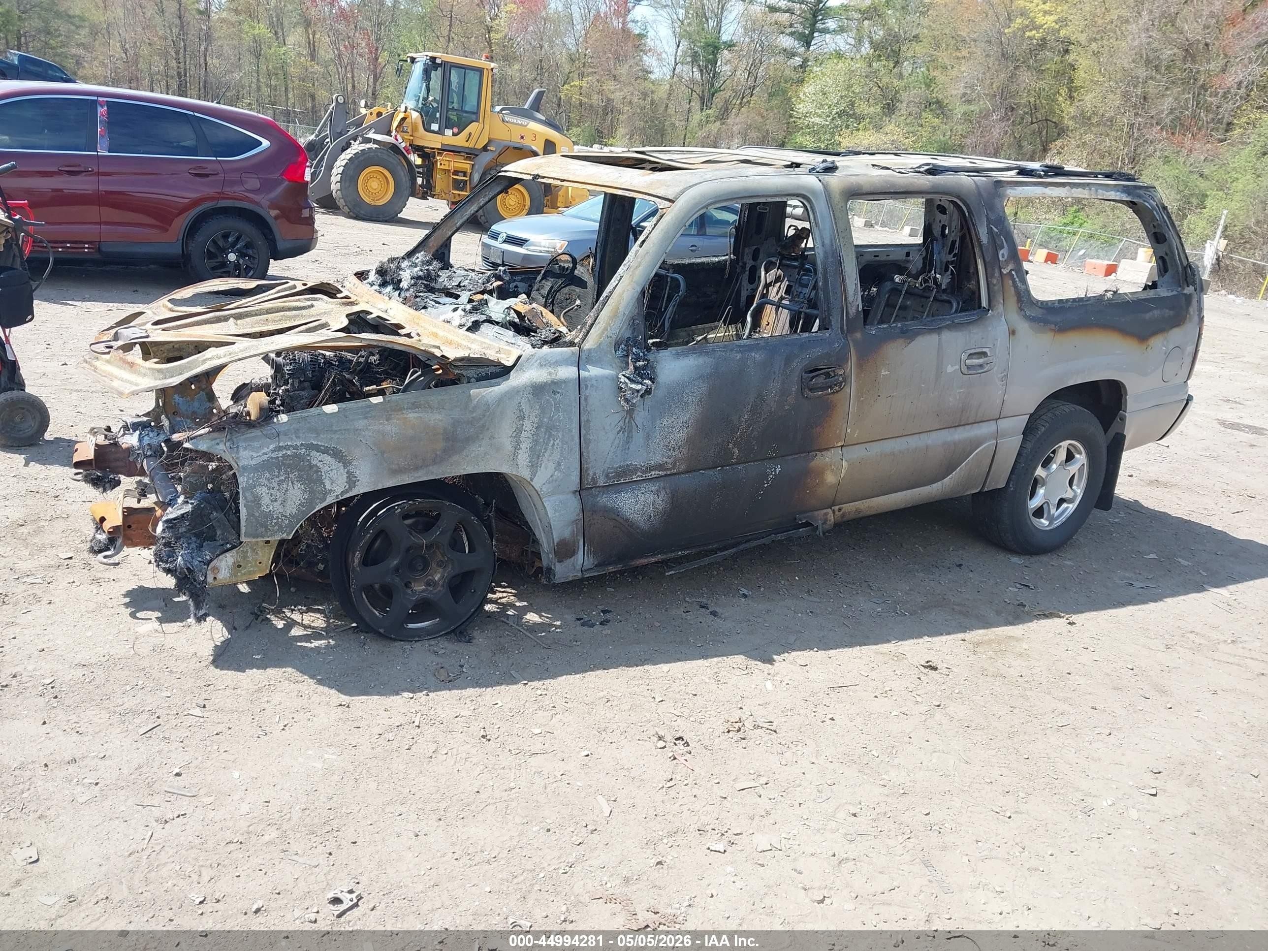 2005 Gmc Yukon Xl 1500 Denali Золотой vin: 1GKFK66U35J202855
