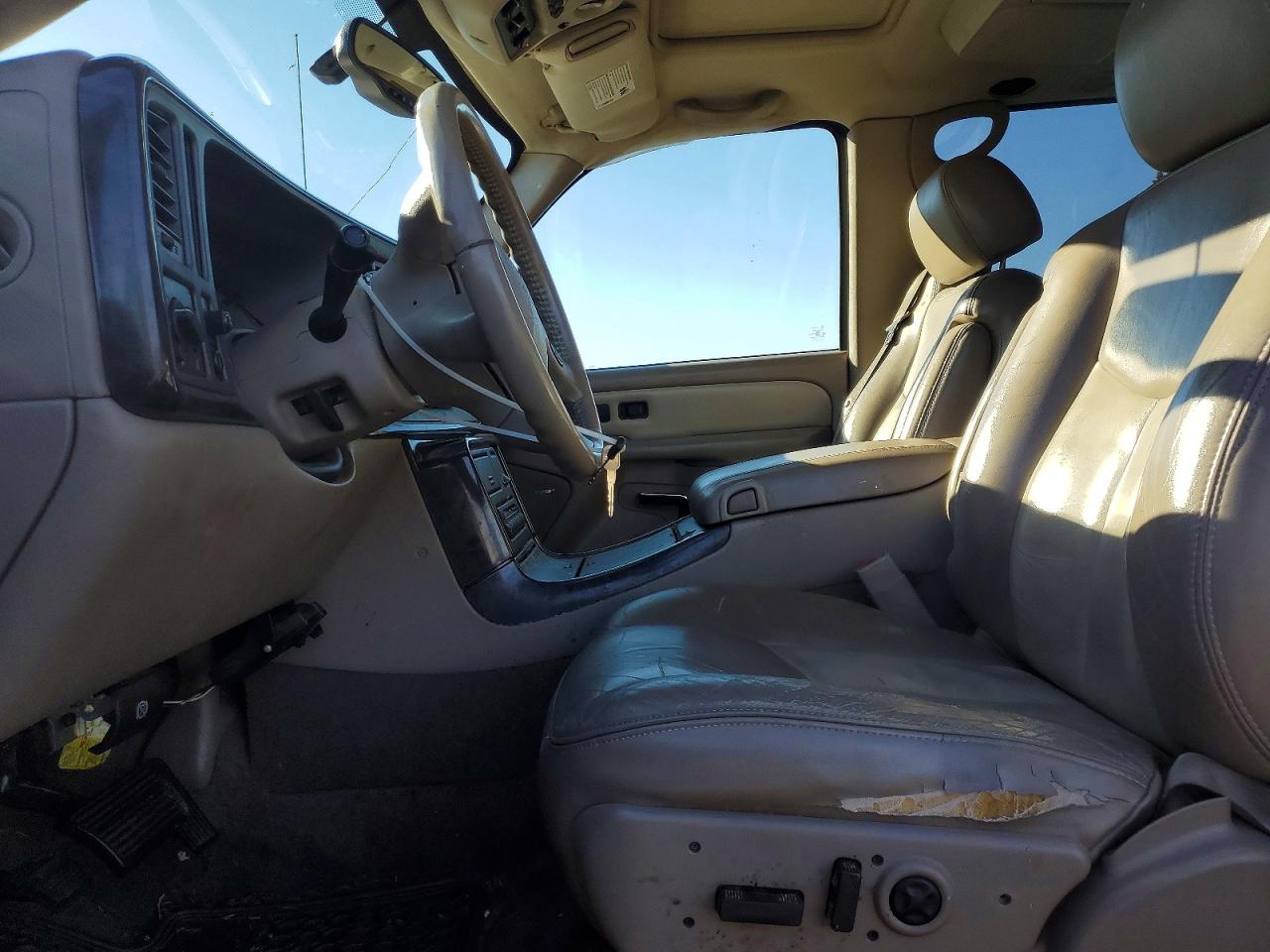 2005 Gmc Yukon Xl Denali Silver vin: 1GKFK66U45J216263