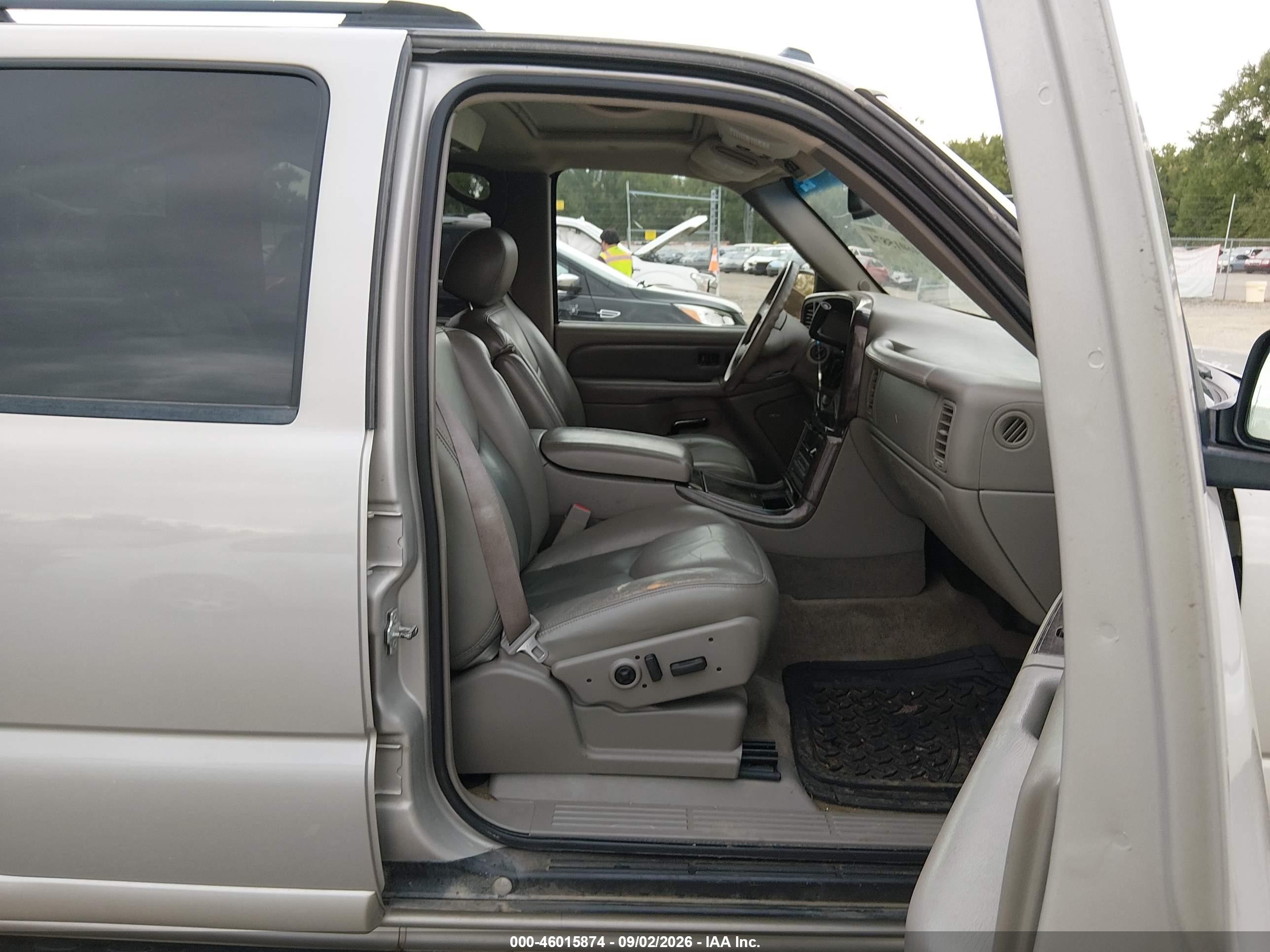 2005 Gmc Yukon Xl 1500 Denali Silver vin: 1GKFK66U55J202095