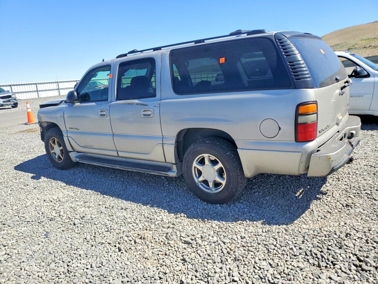 2006 Gmc Yukon Xl Denali Silver vin: 1GKFK66U56J170539