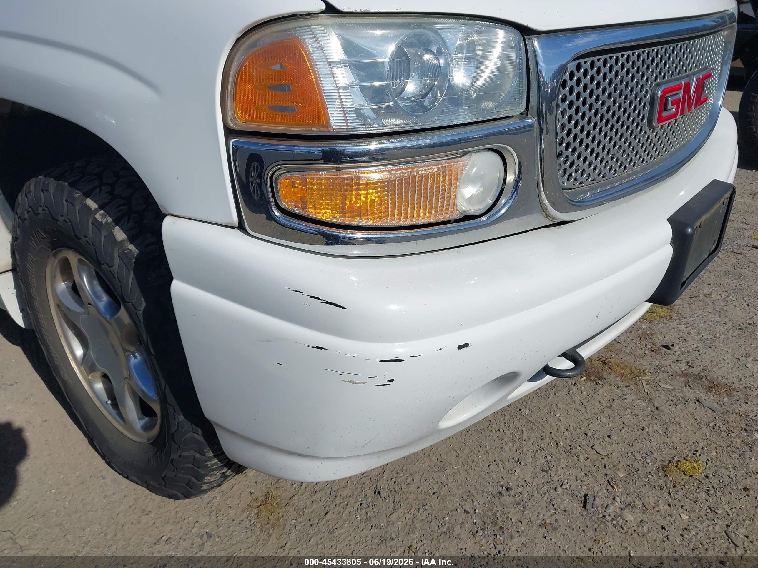 2004 Gmc Yukon Xl 1500 Denali White vin: 1GKFK66U64J269934