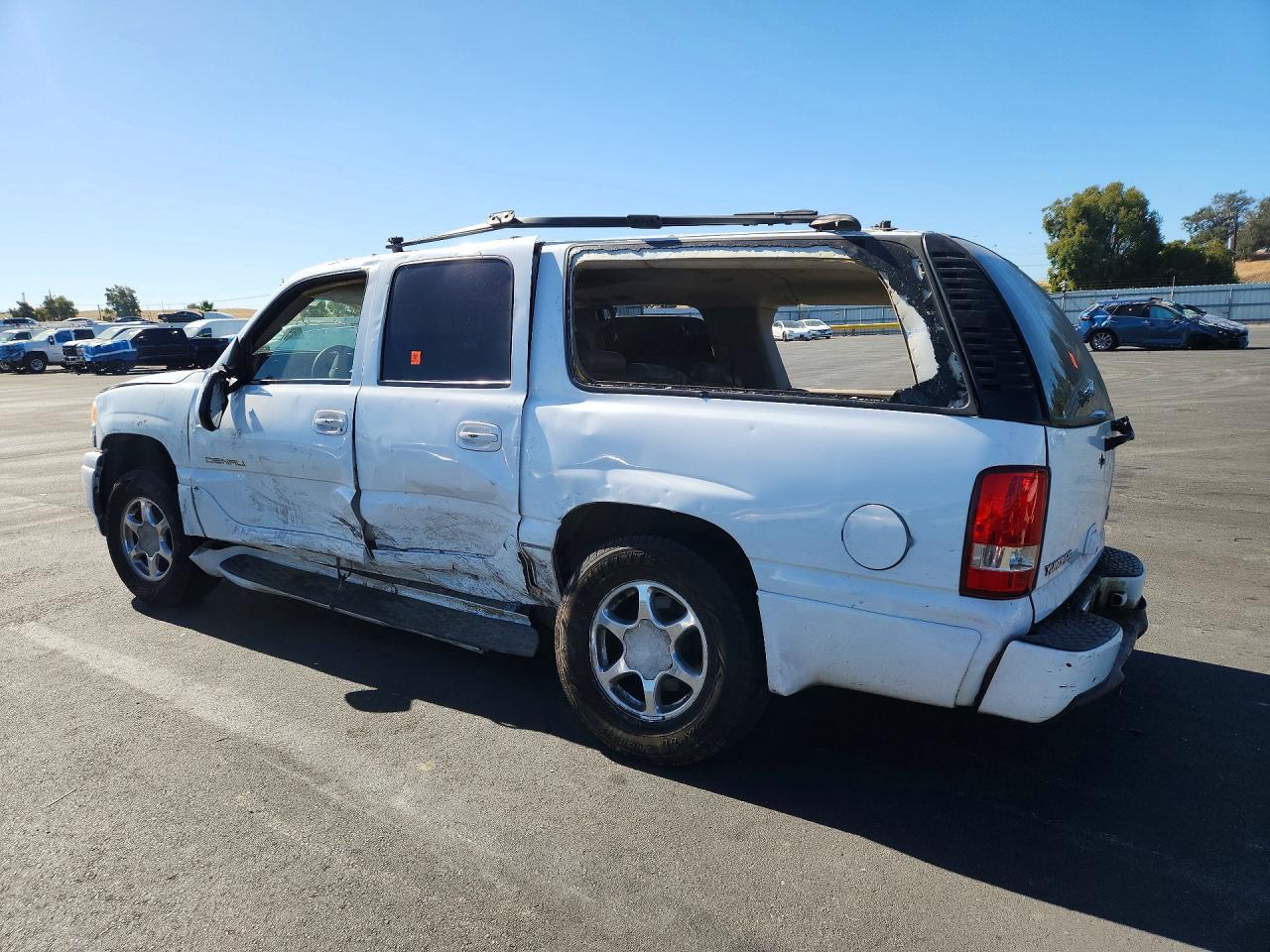 2003 Gmc Yukon Xl Denali White vin: 1GKFK66U83J271070