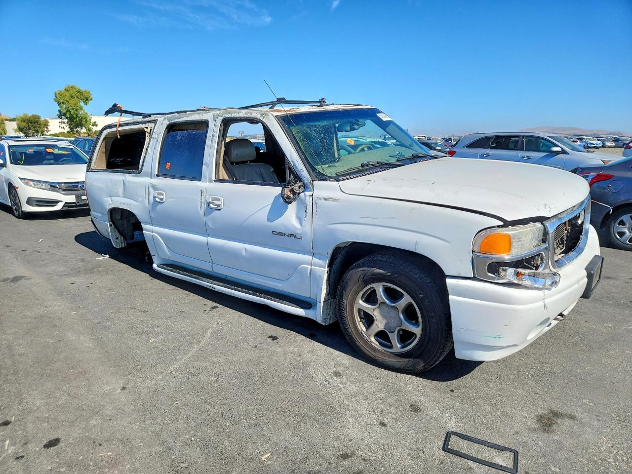 2003 Gmc Yukon Xl Denali White vin: 1GKFK66U83J271070
