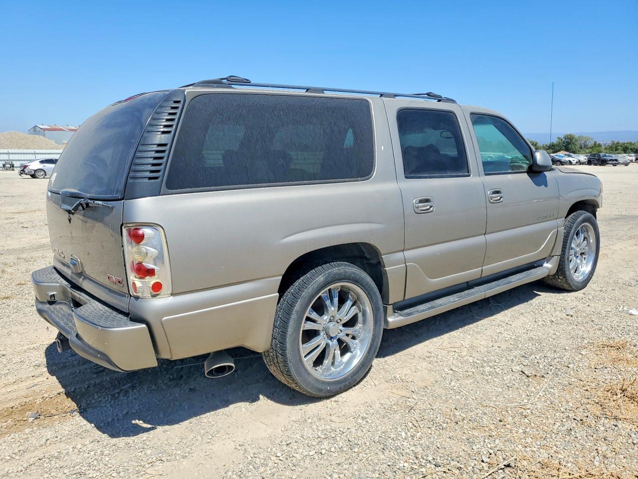 2002 Gmc Denali Xl K1500 Tan vin: 1GKFK66U92J251683