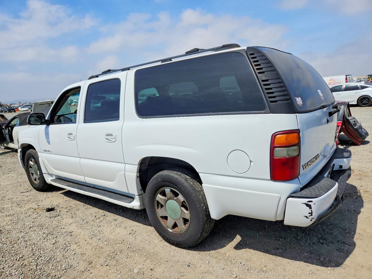 2002 Gmc Denali Xl K1500 White vin: 1GKFK66U92J253756