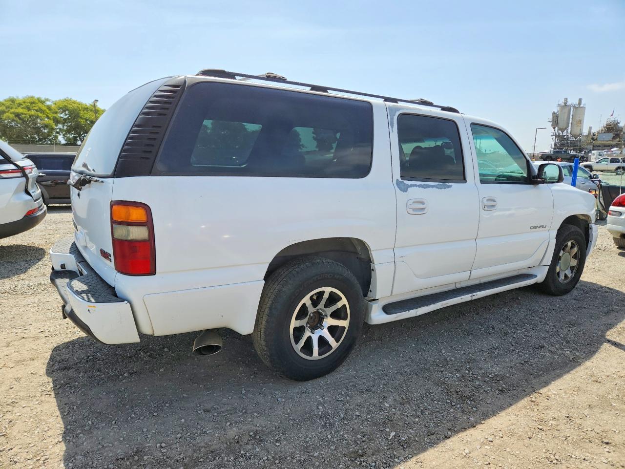 2002 Gmc Denali Xl K1500 White vin: 1GKFK66U92J253756