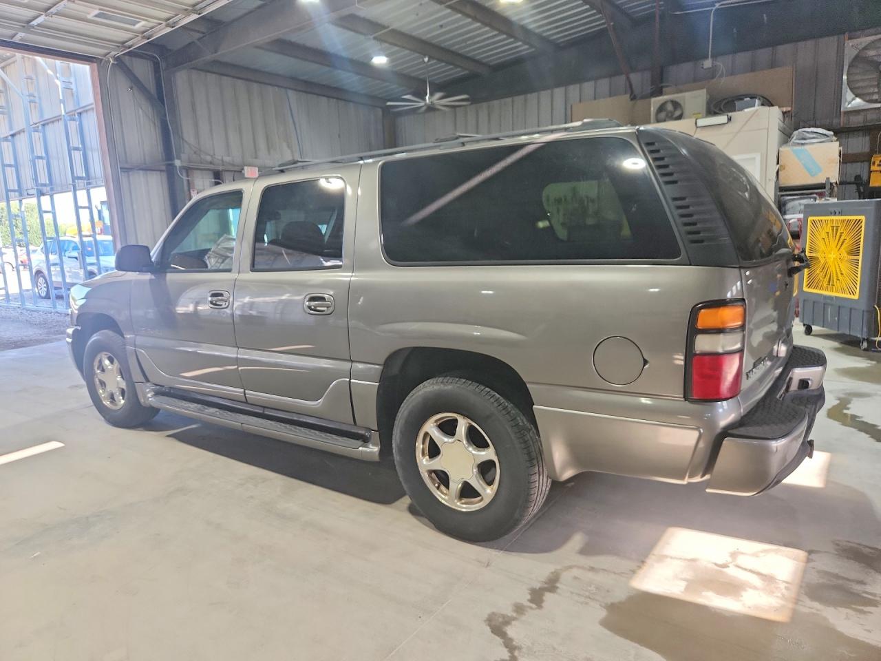 2005 Gmc Yukon Xl Denali Gray vin: 1GKFK66U95J124498