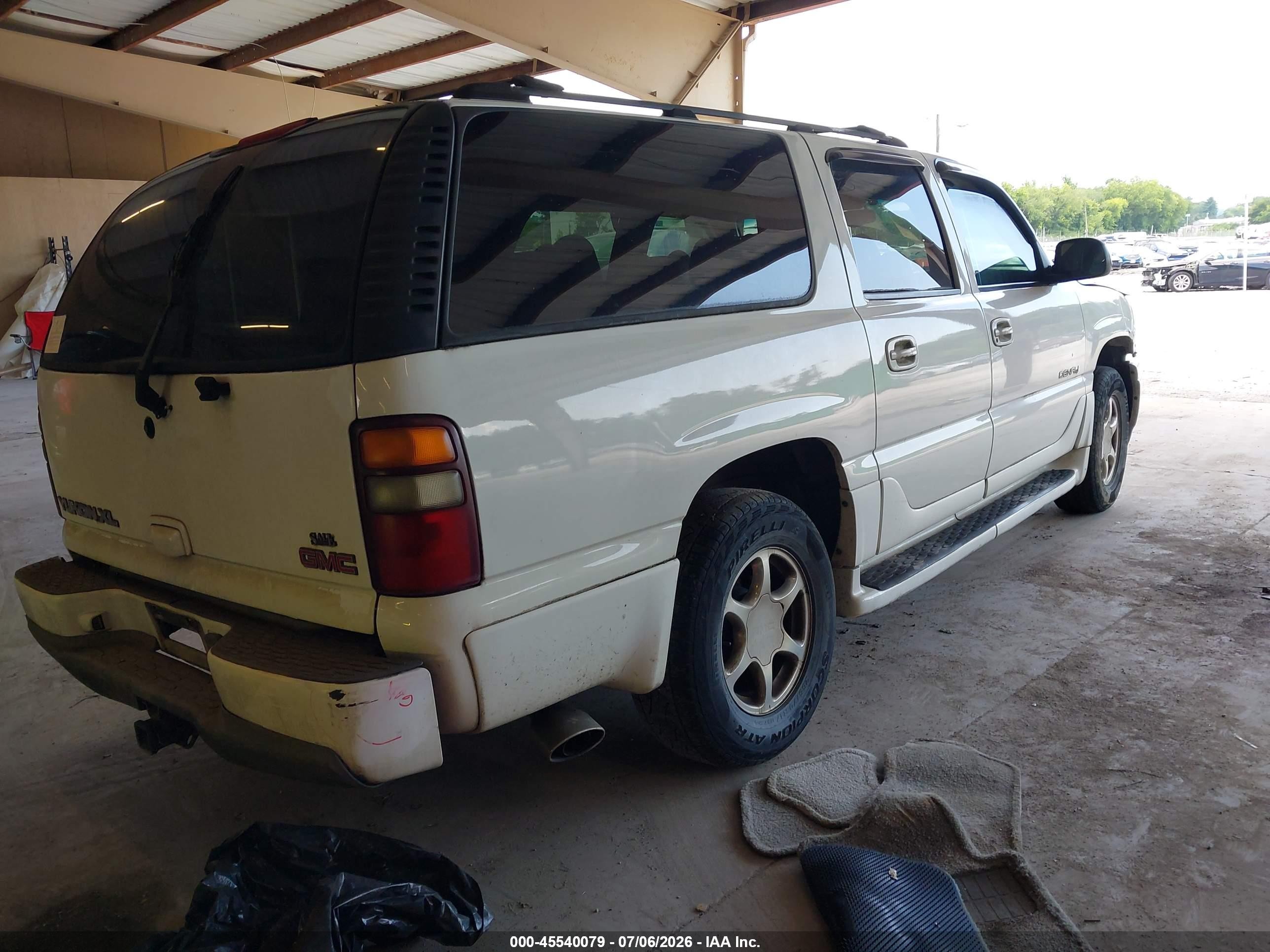 2001 Gmc Yukon Xl 1500 Denali White vin: 1GKFK66UX1J302915