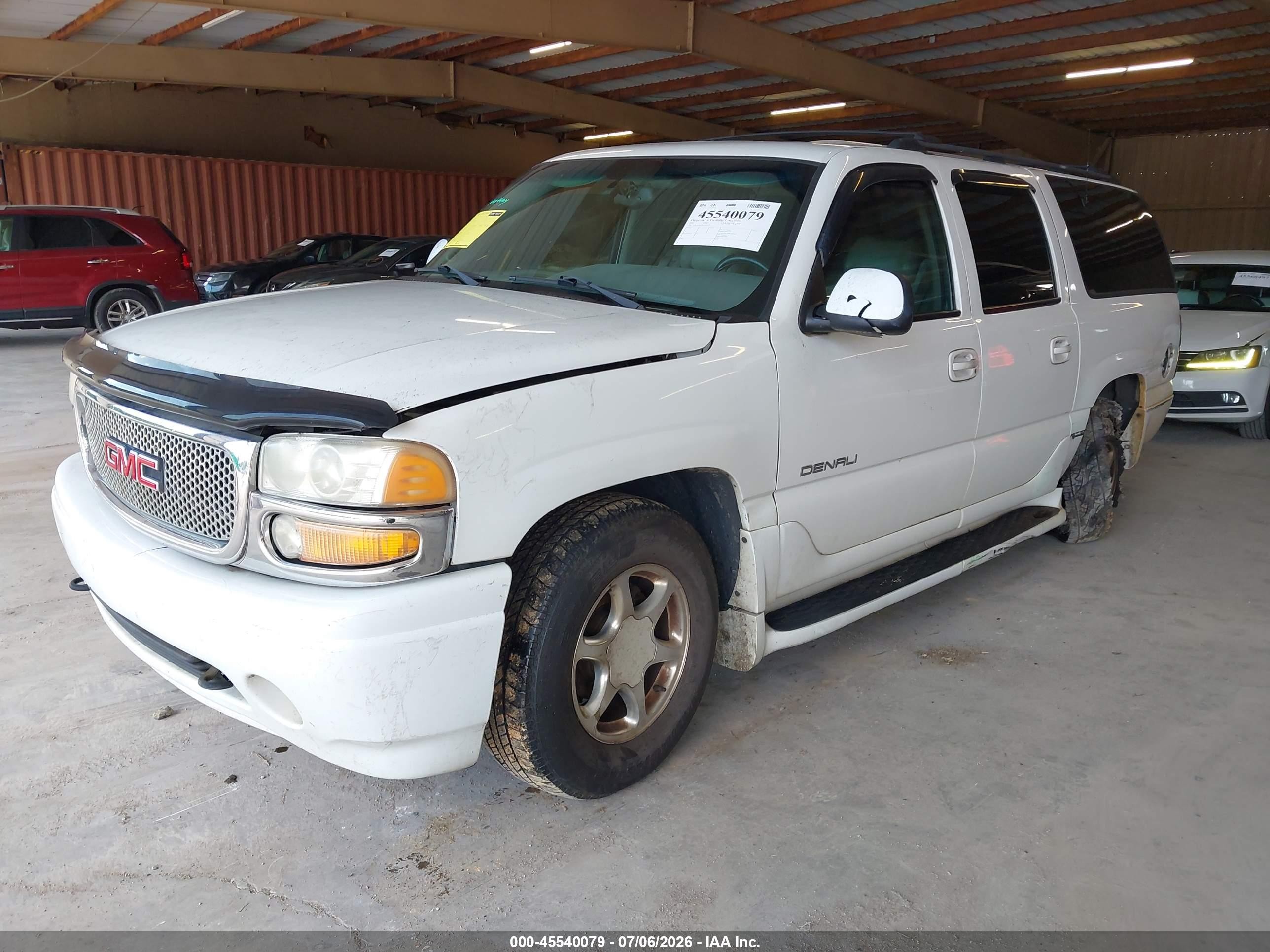 2001 Gmc Yukon Xl 1500 Denali White vin: 1GKFK66UX1J302915
