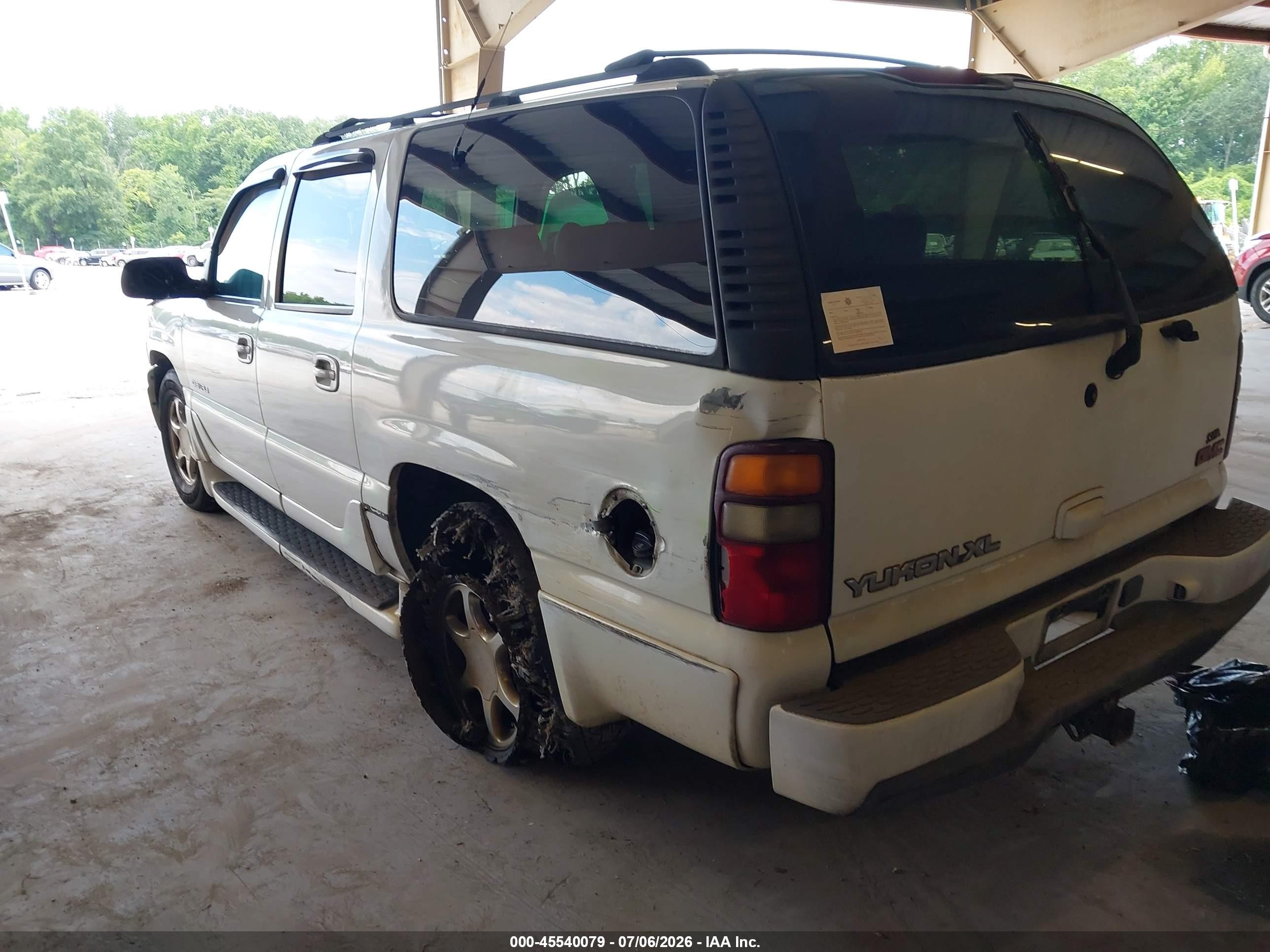 2001 Gmc Yukon Xl 1500 Denali White vin: 1GKFK66UX1J302915