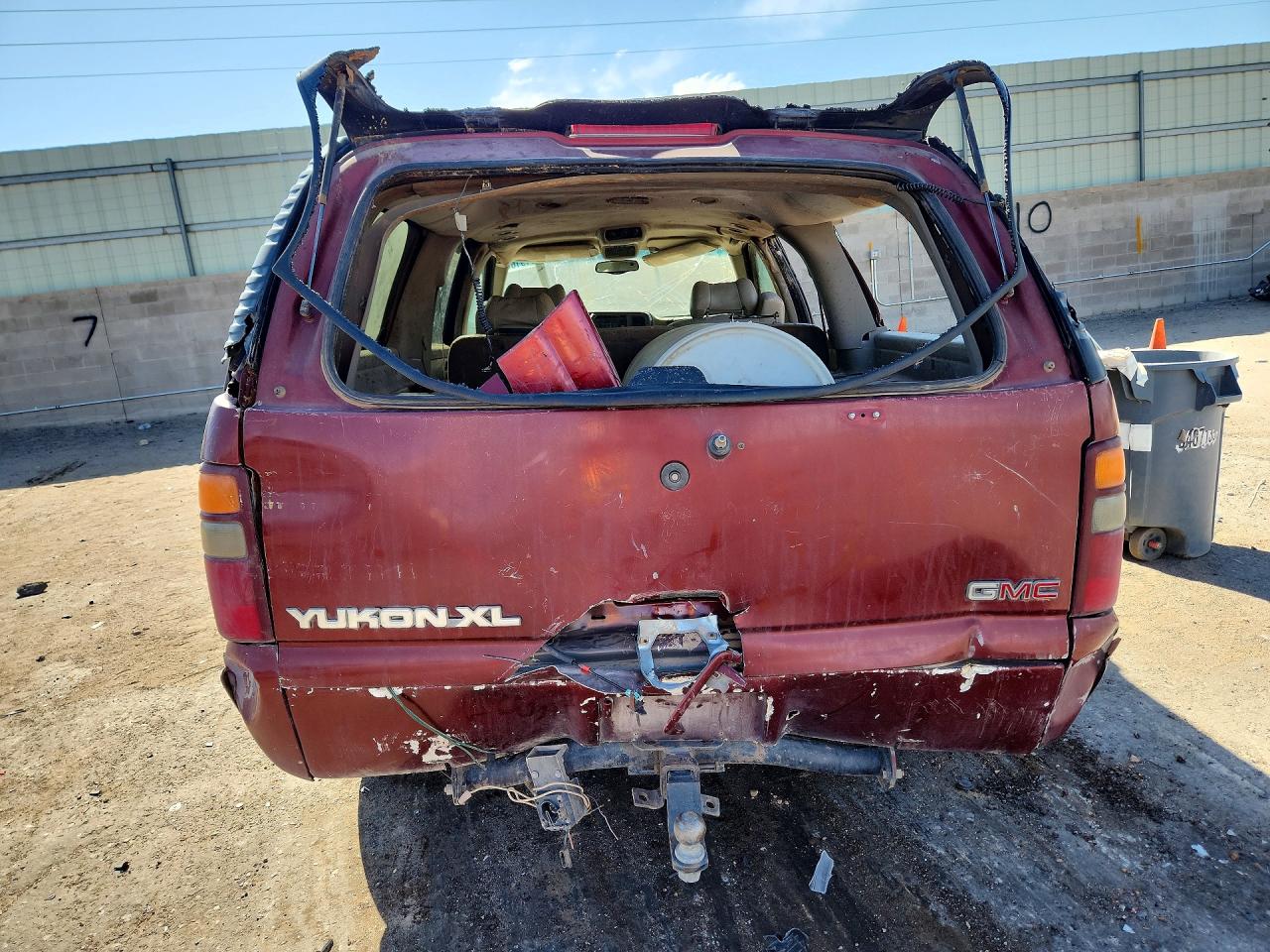 2002 Gmc Denali Xl K1500 Red vin: 1GKFK66UX2J149292