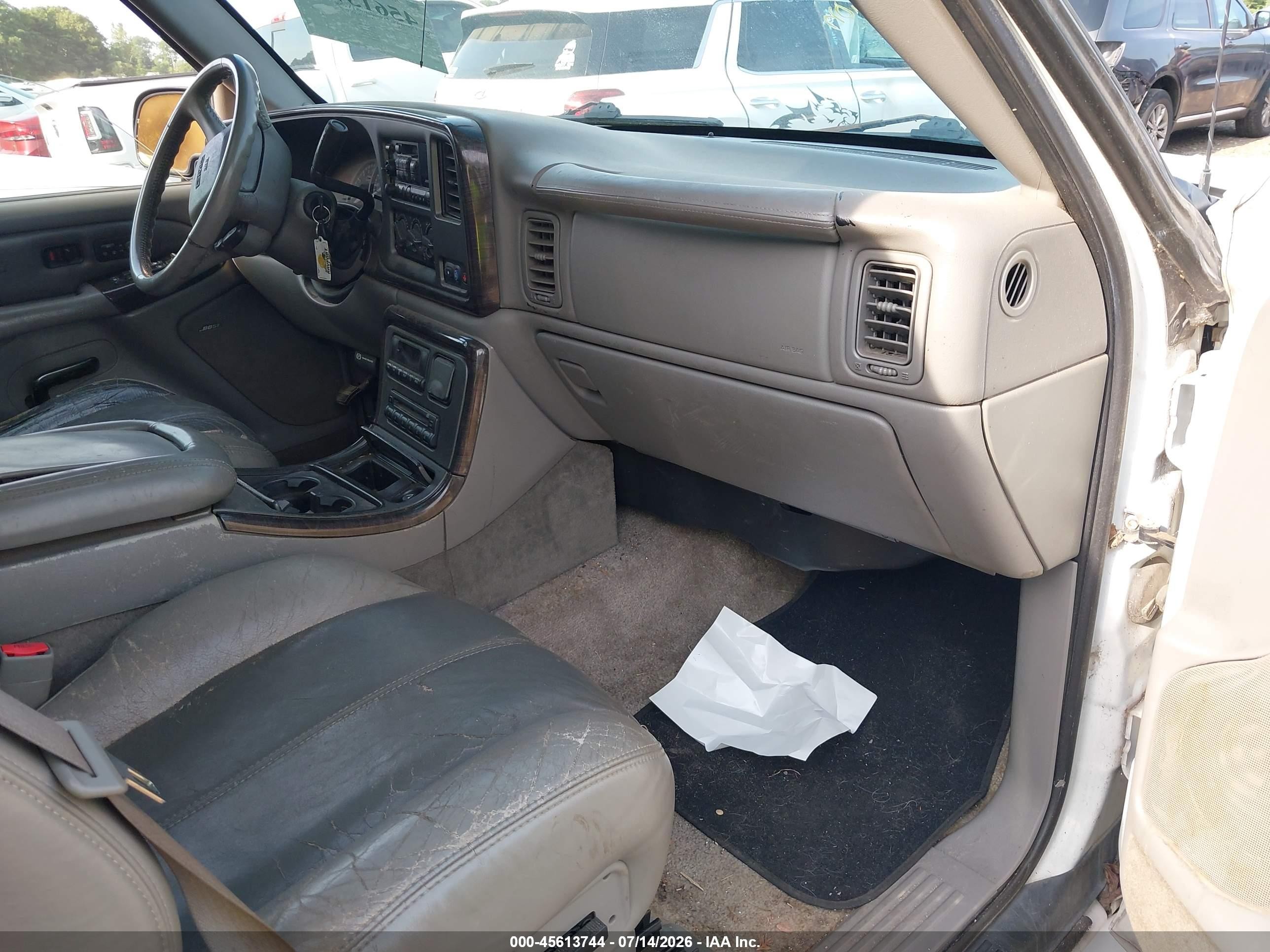 2002 Gmc Yukon Xl 1500 Denali White vin: 1GKFK66UX2J314063