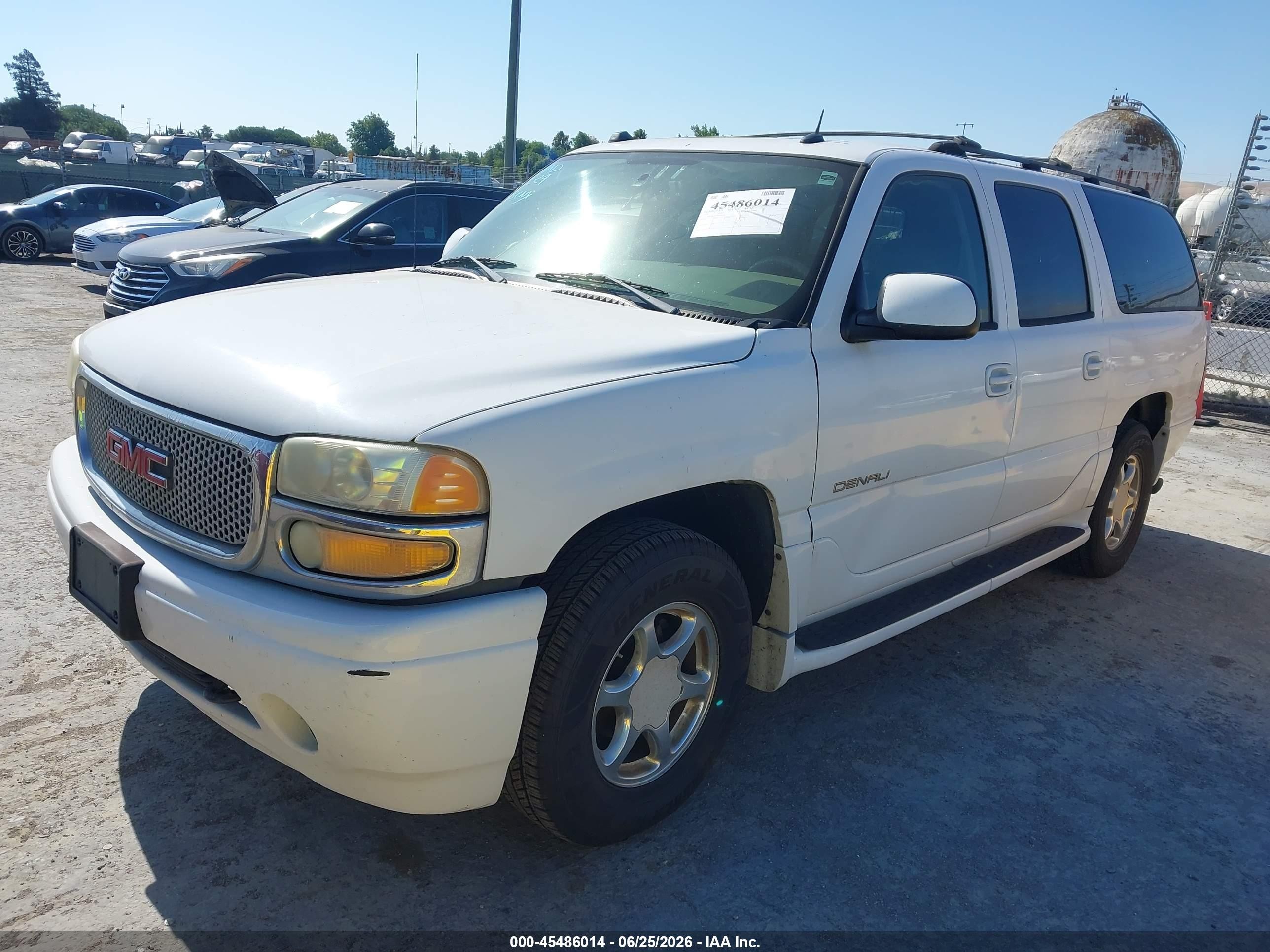 2004 Gmc Yukon Xl 1500 Denali White vin: 1GKFK66UX4J283058