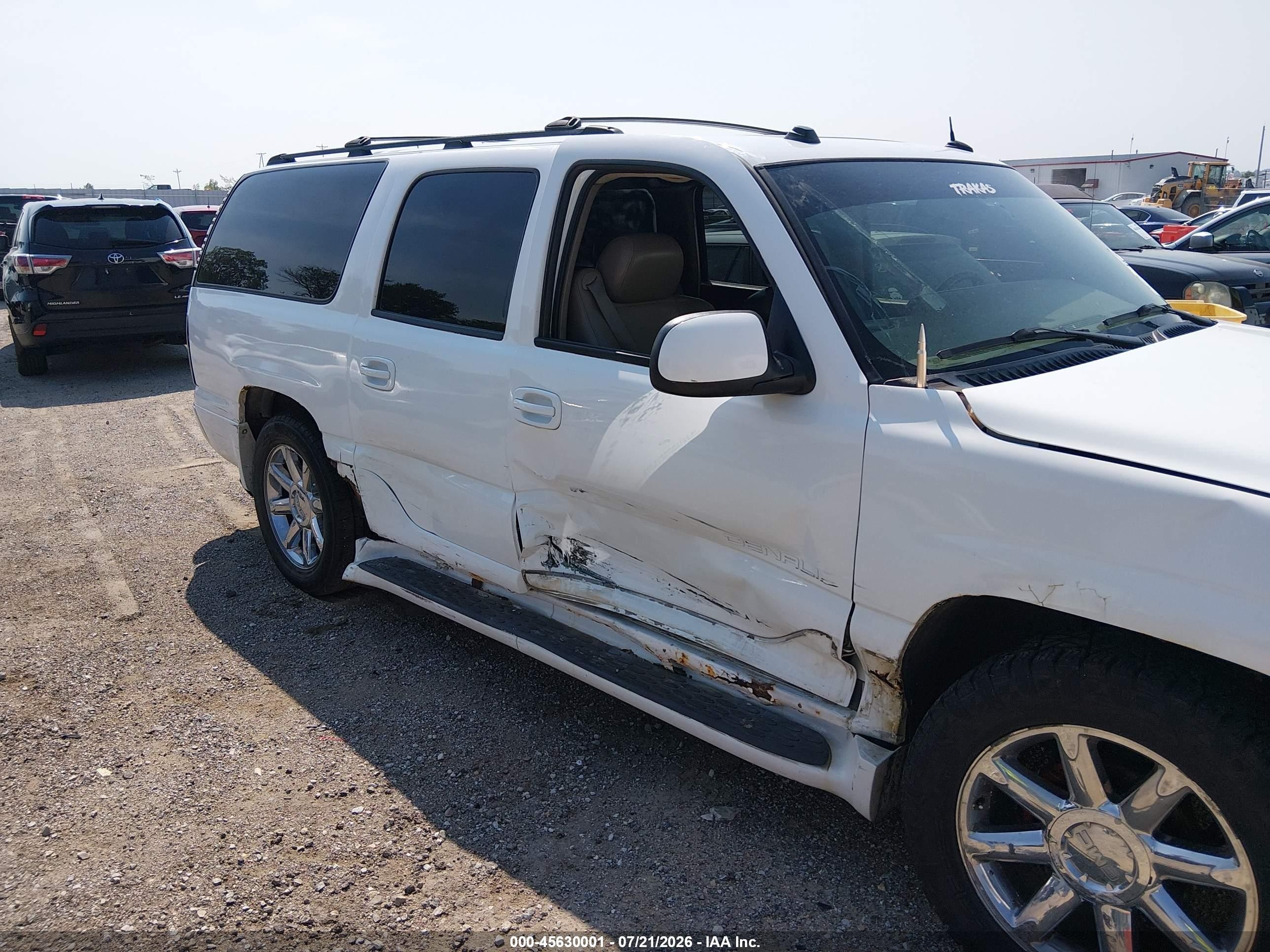 2004 Gmc Yukon Xl 1500 Denali White vin: 1GKFK66UX4J319928