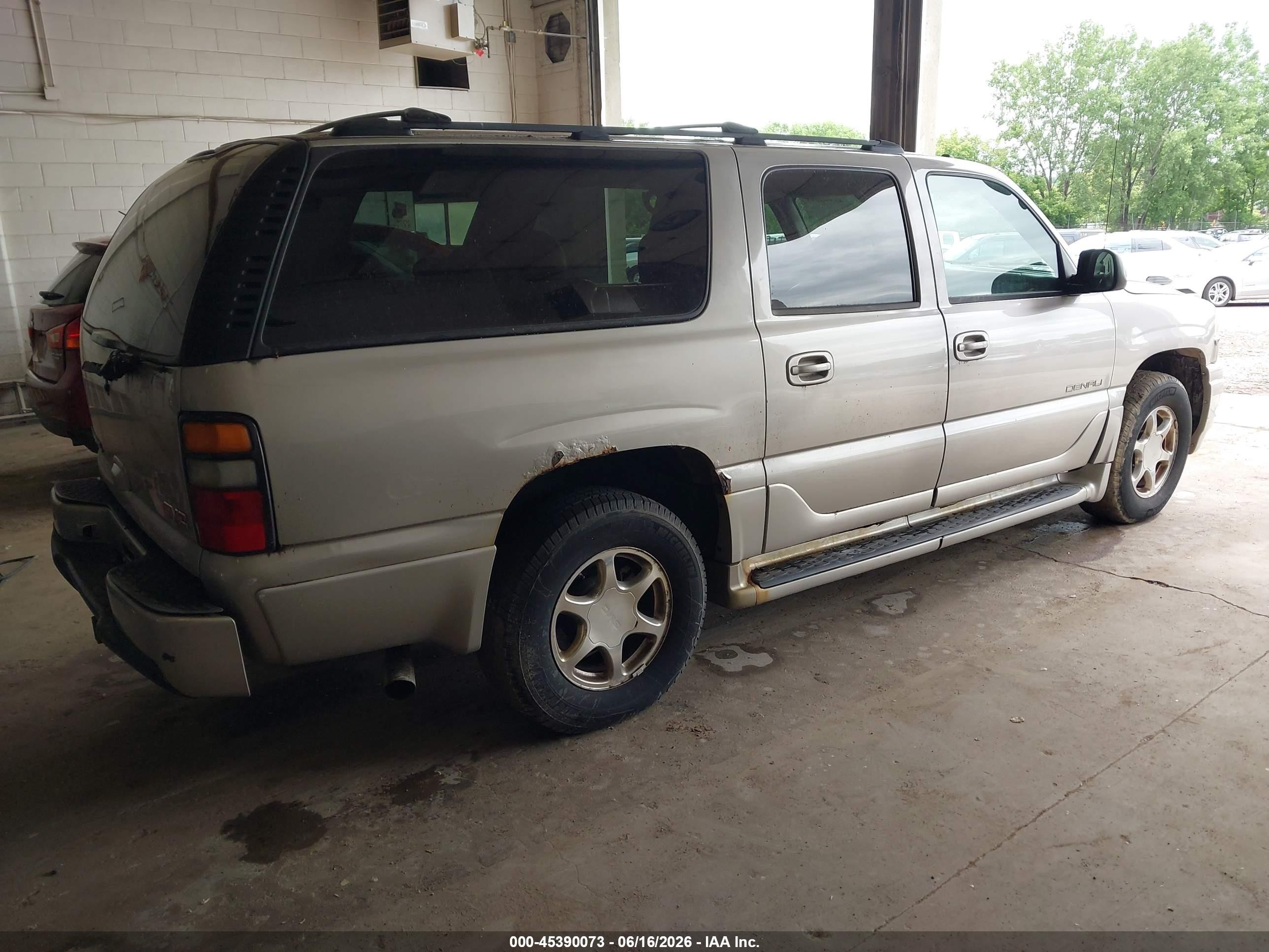 2005 Gmc Yukon Xl 1500 Denali Silver vin: 1GKFK66UX5J209768