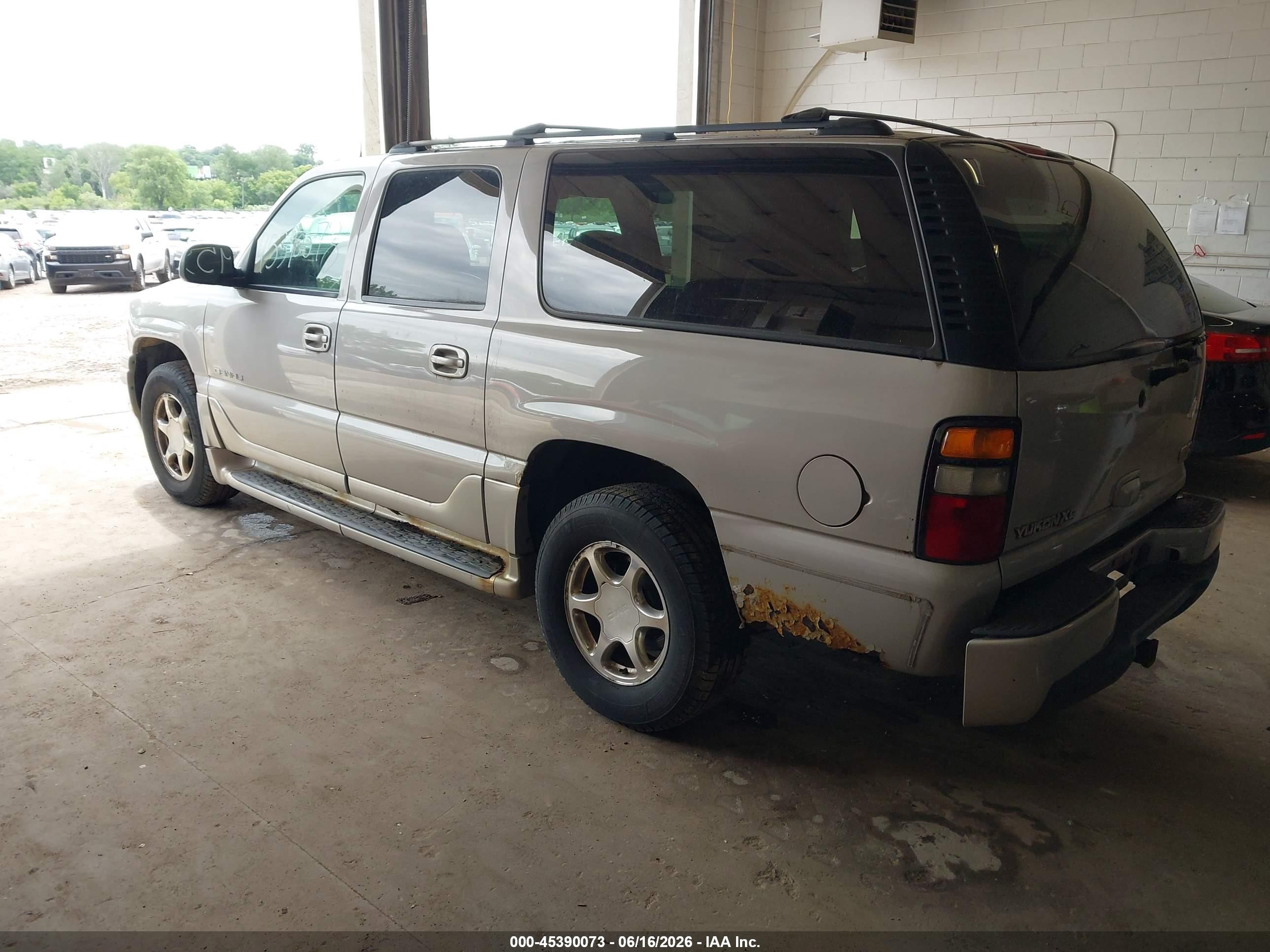 2005 Gmc Yukon Xl 1500 Denali Silver vin: 1GKFK66UX5J209768