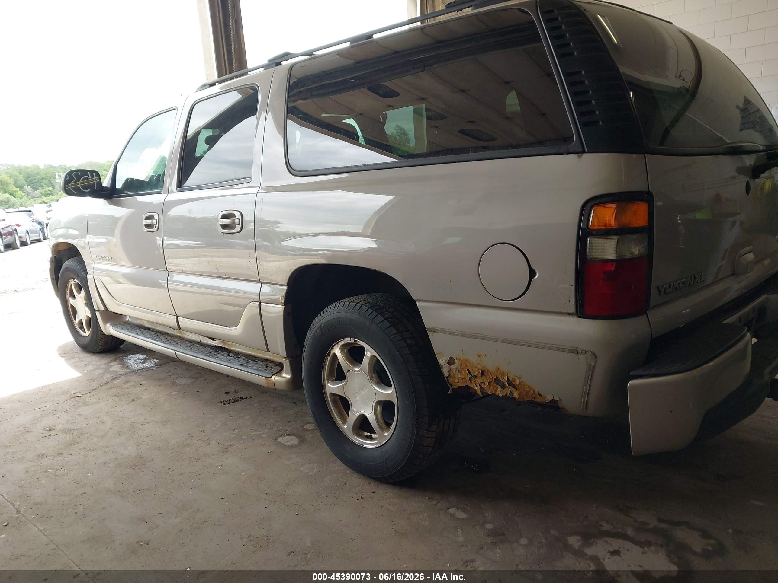 2005 Gmc Yukon Xl 1500 Denali Silver vin: 1GKFK66UX5J209768
