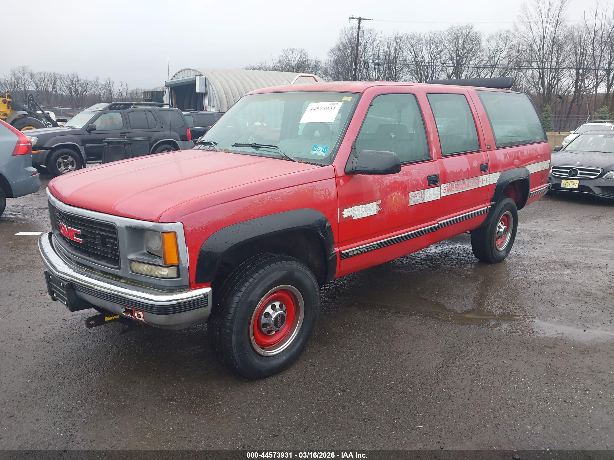 1994 Gmc Suburban K2500 Red vin: 1GKGK26K1RJ728824