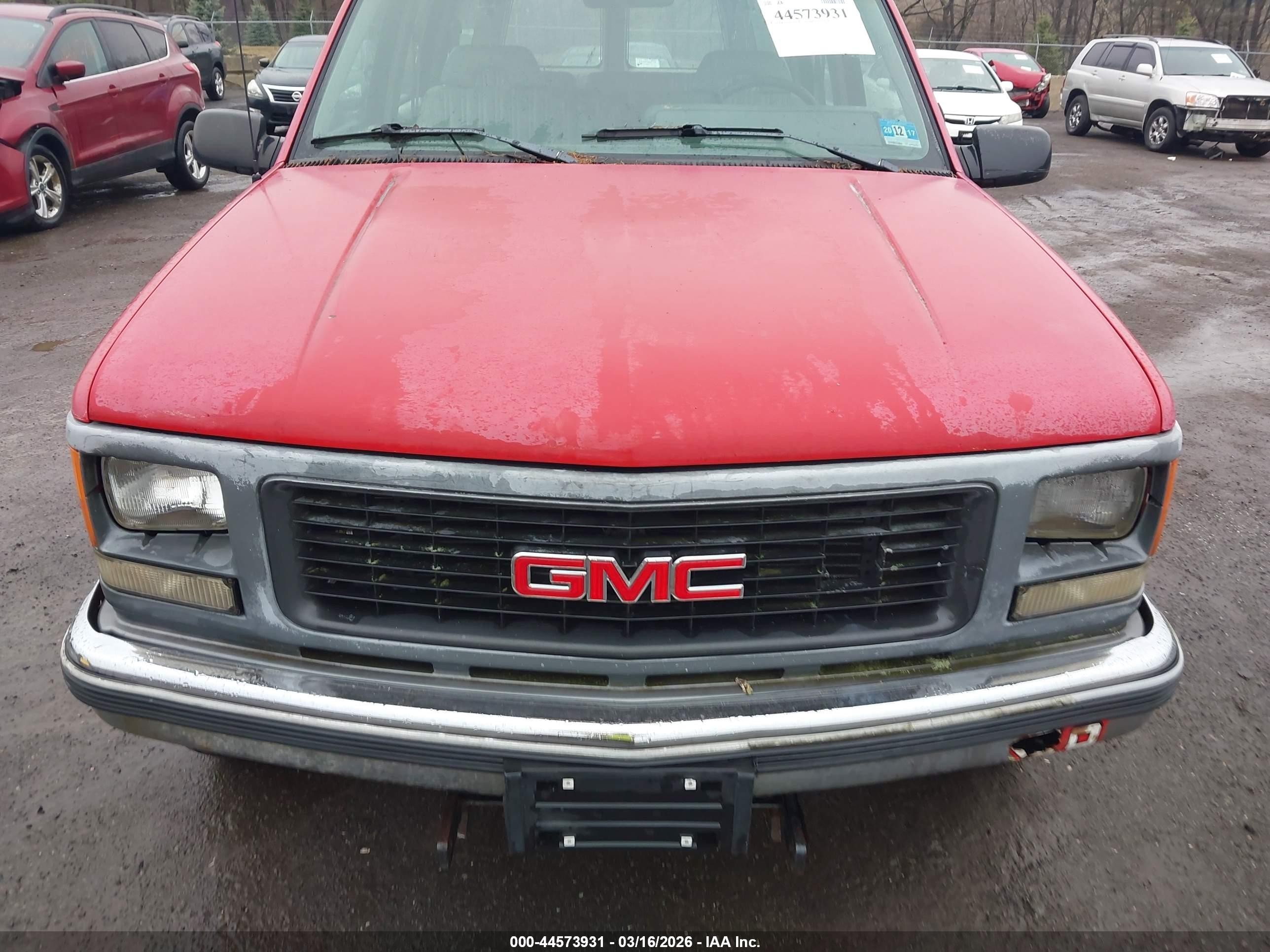 1994 Gmc Suburban K2500 Red vin: 1GKGK26K1RJ728824