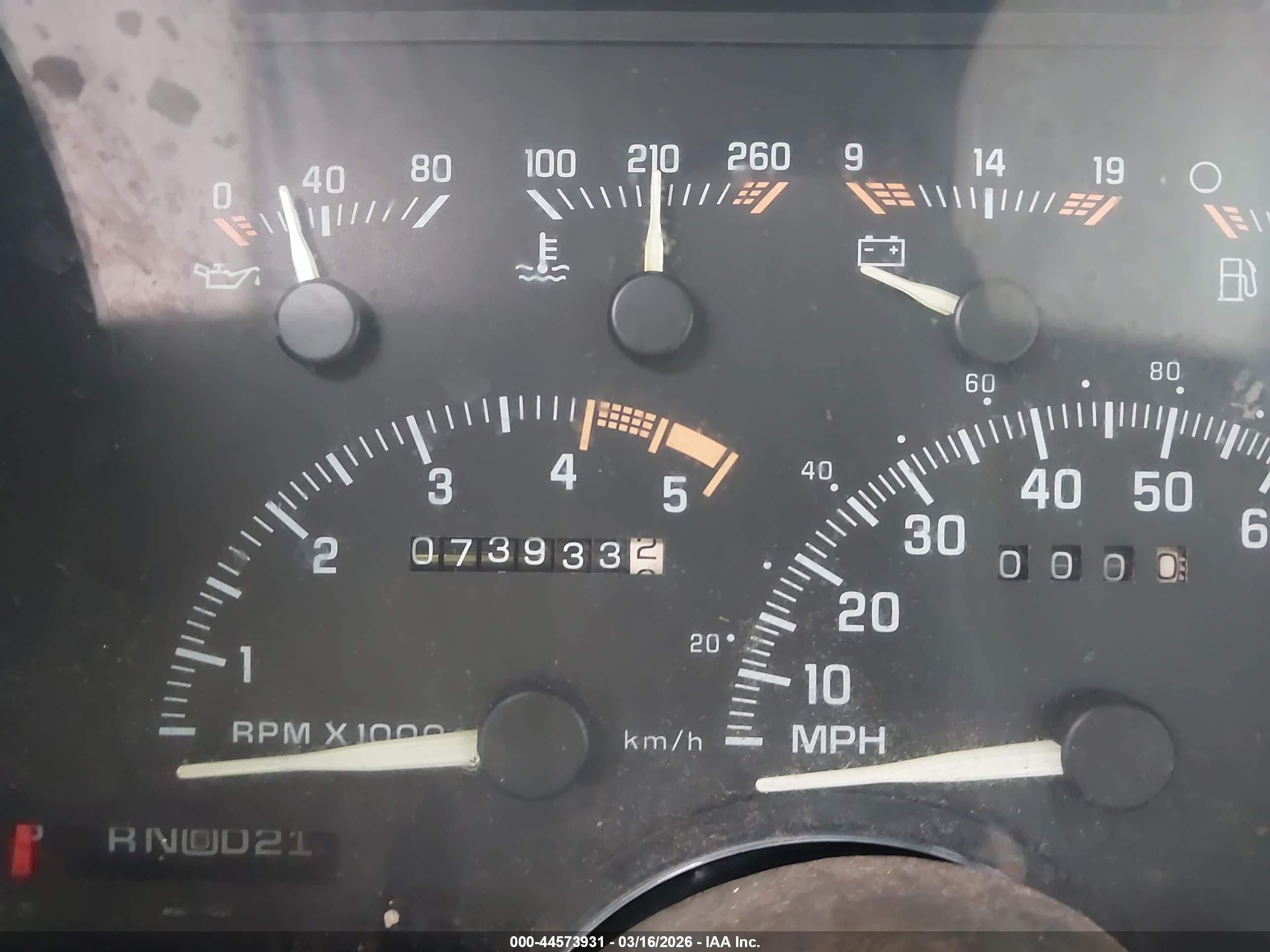 1994 Gmc Suburban K2500 Red vin: 1GKGK26K1RJ728824