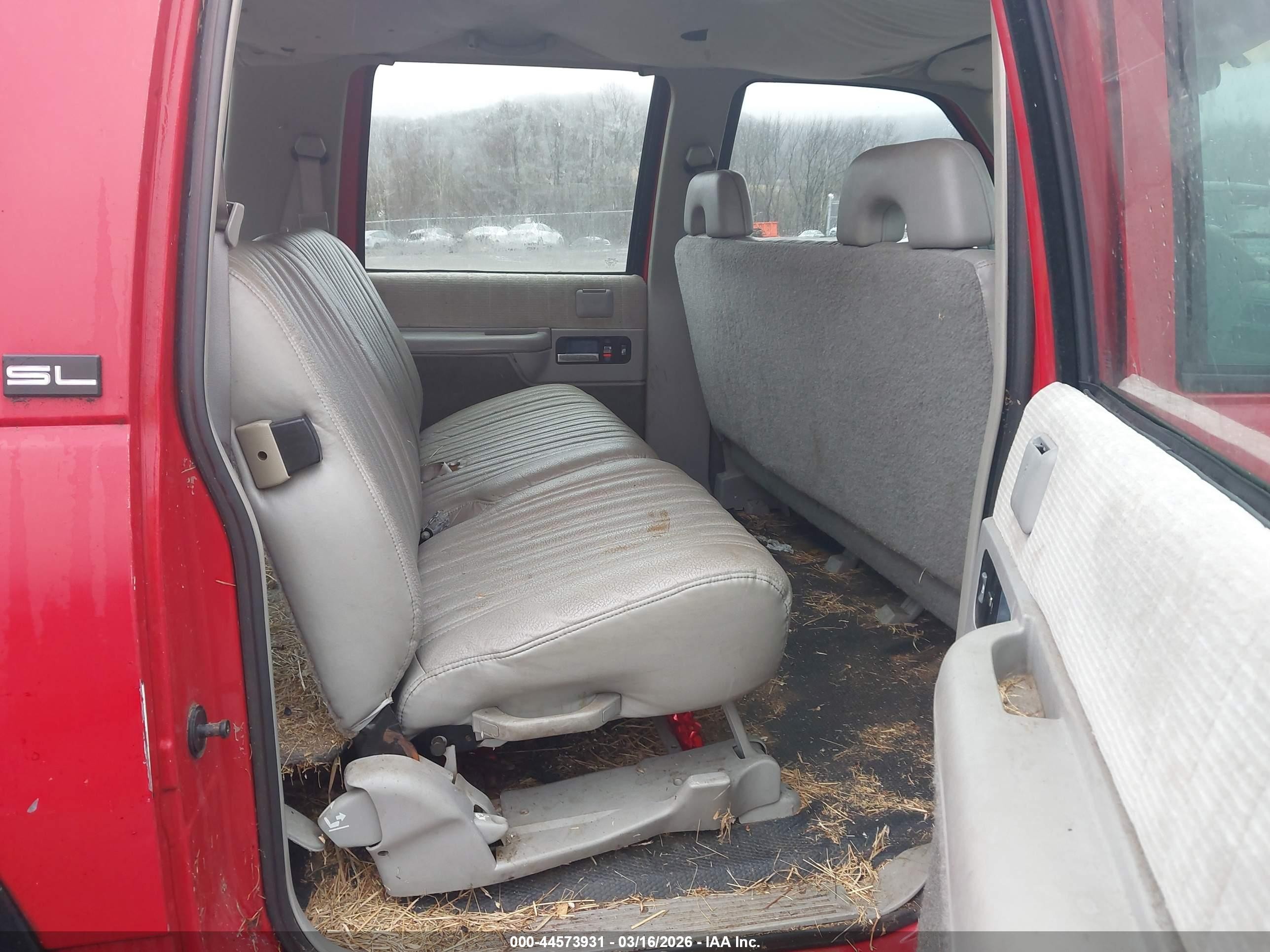 1994 Gmc Suburban K2500 Red vin: 1GKGK26K1RJ728824
