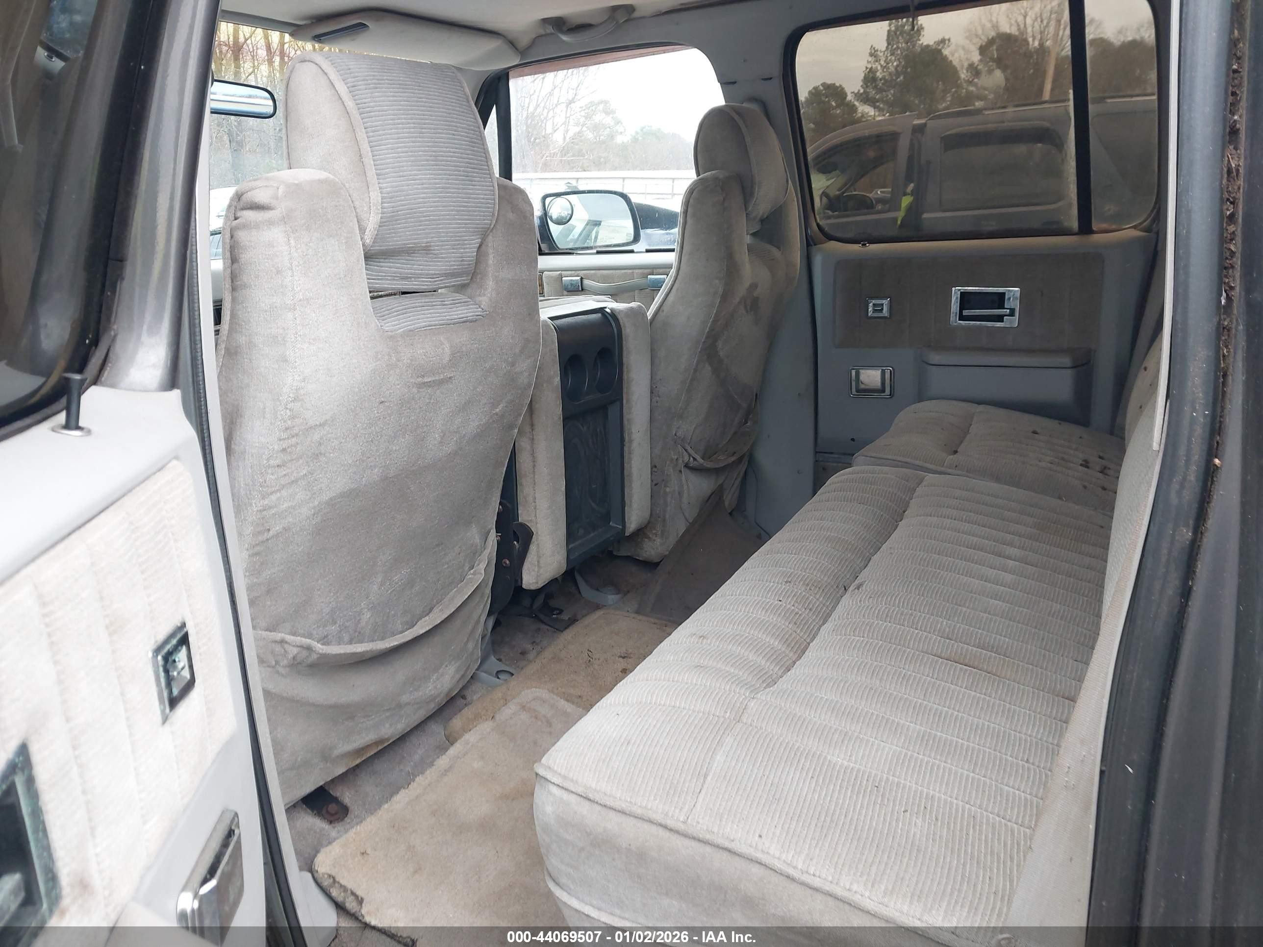 1991 Gmc Suburban R25 Conventional Gray vin: 1GKGR26NXMF522726