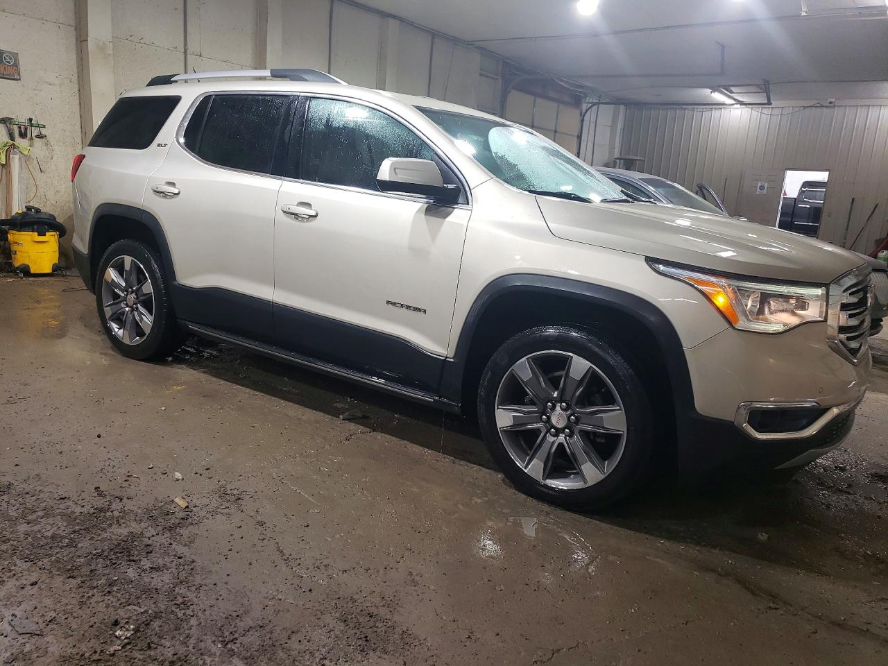 2017 Gmc Acadia Slt-2 Cream vin: 1GKKNNLS2HZ139949