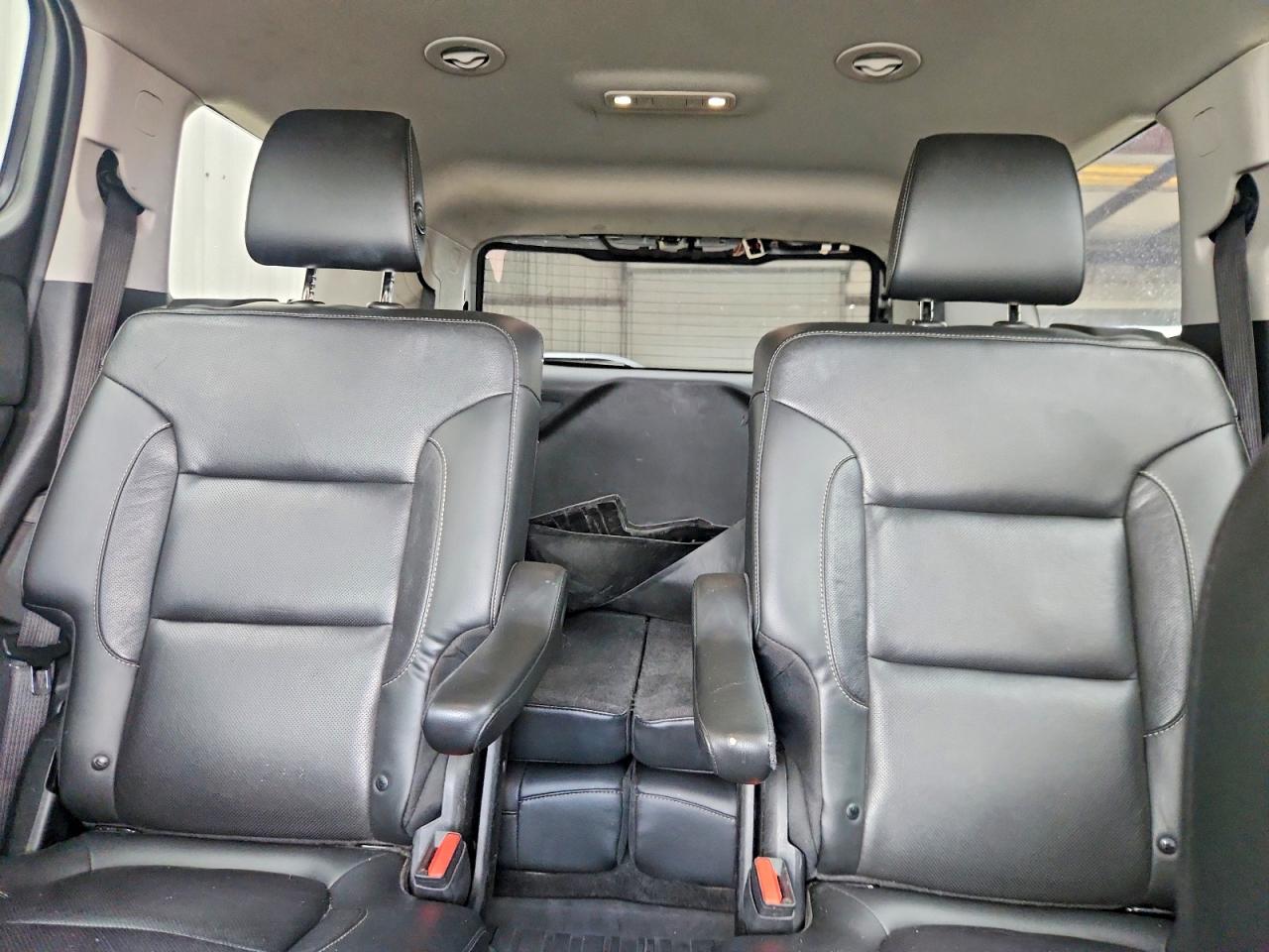 2017 Gmc Acadia Slt-2 Silver vin: 1GKKNNLS3HZ275135