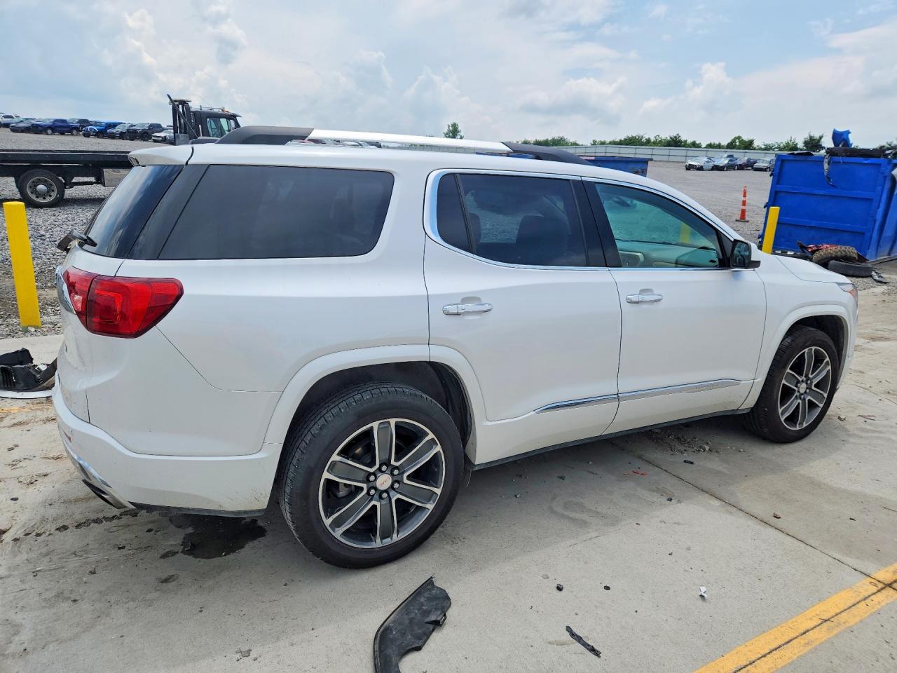 2018 Gmc Acadia Denali White vin: 1GKKNPLS1JZ150040