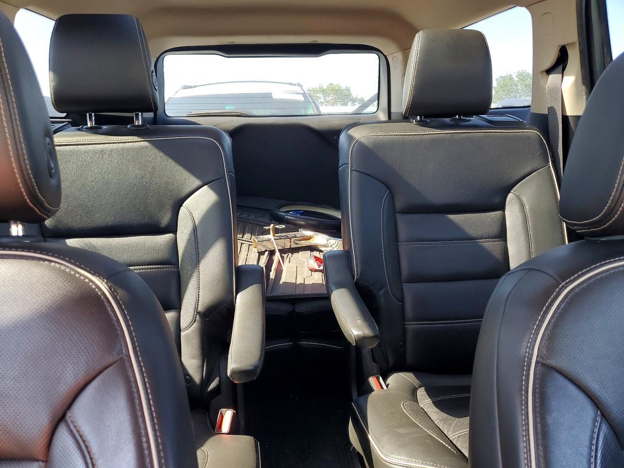 2017 Gmc Acadia Denali Silver vin: 1GKKNPLS2HZ267992