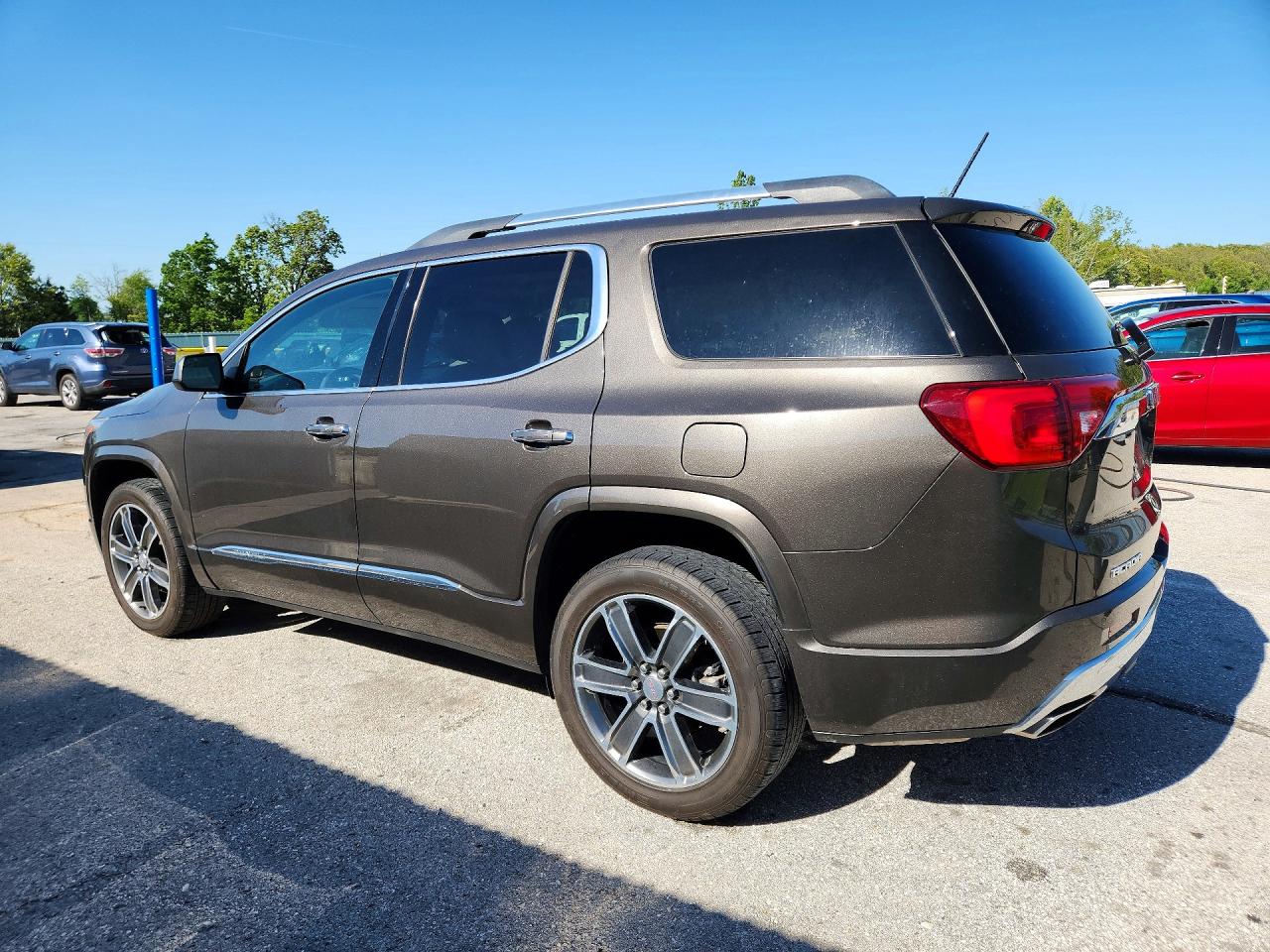 2019 Gmc Acadia Denali Brown vin: 1GKKNPLS2KZ223322