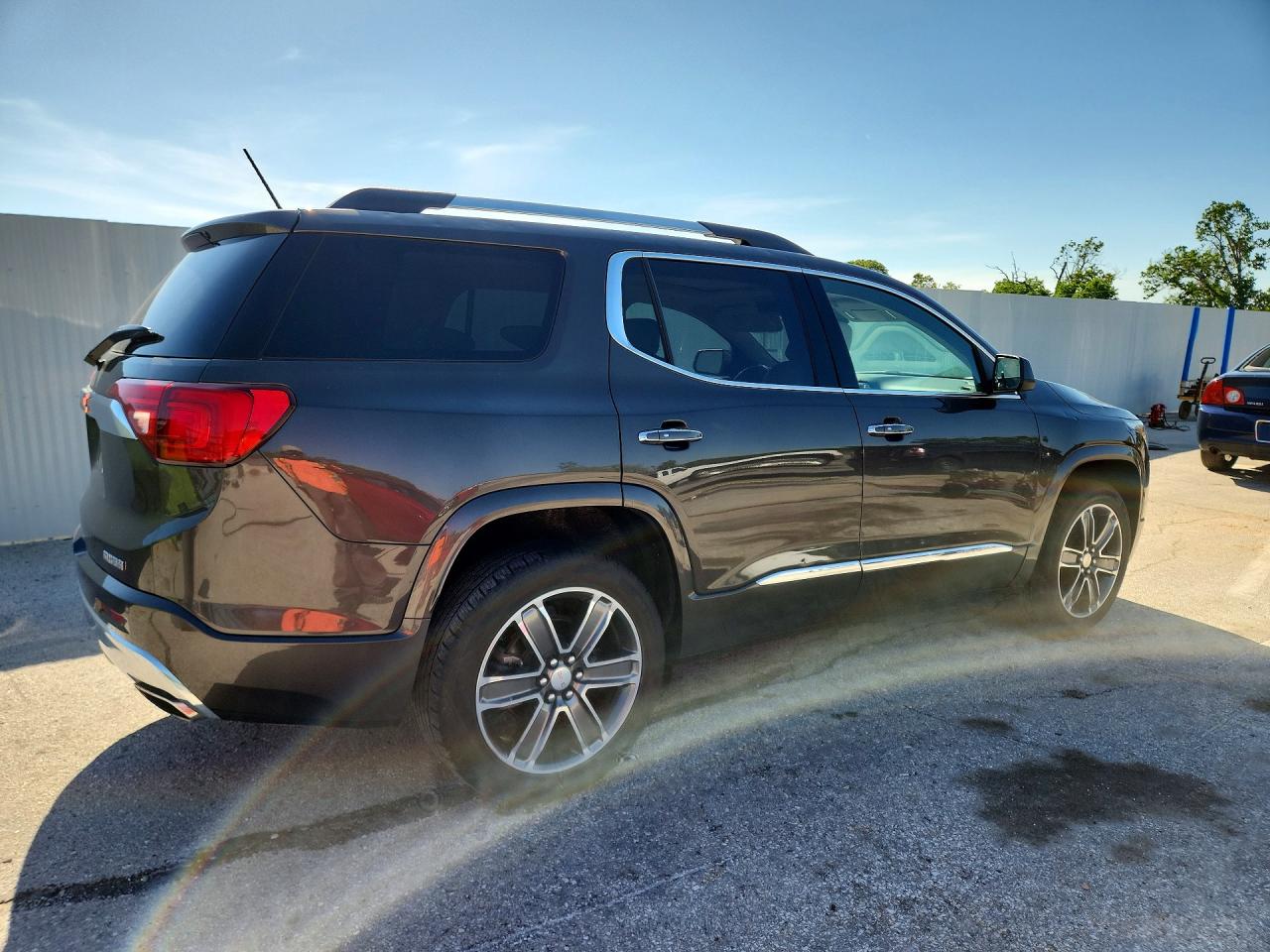 2019 Gmc Acadia Denali Brown vin: 1GKKNPLS2KZ223322